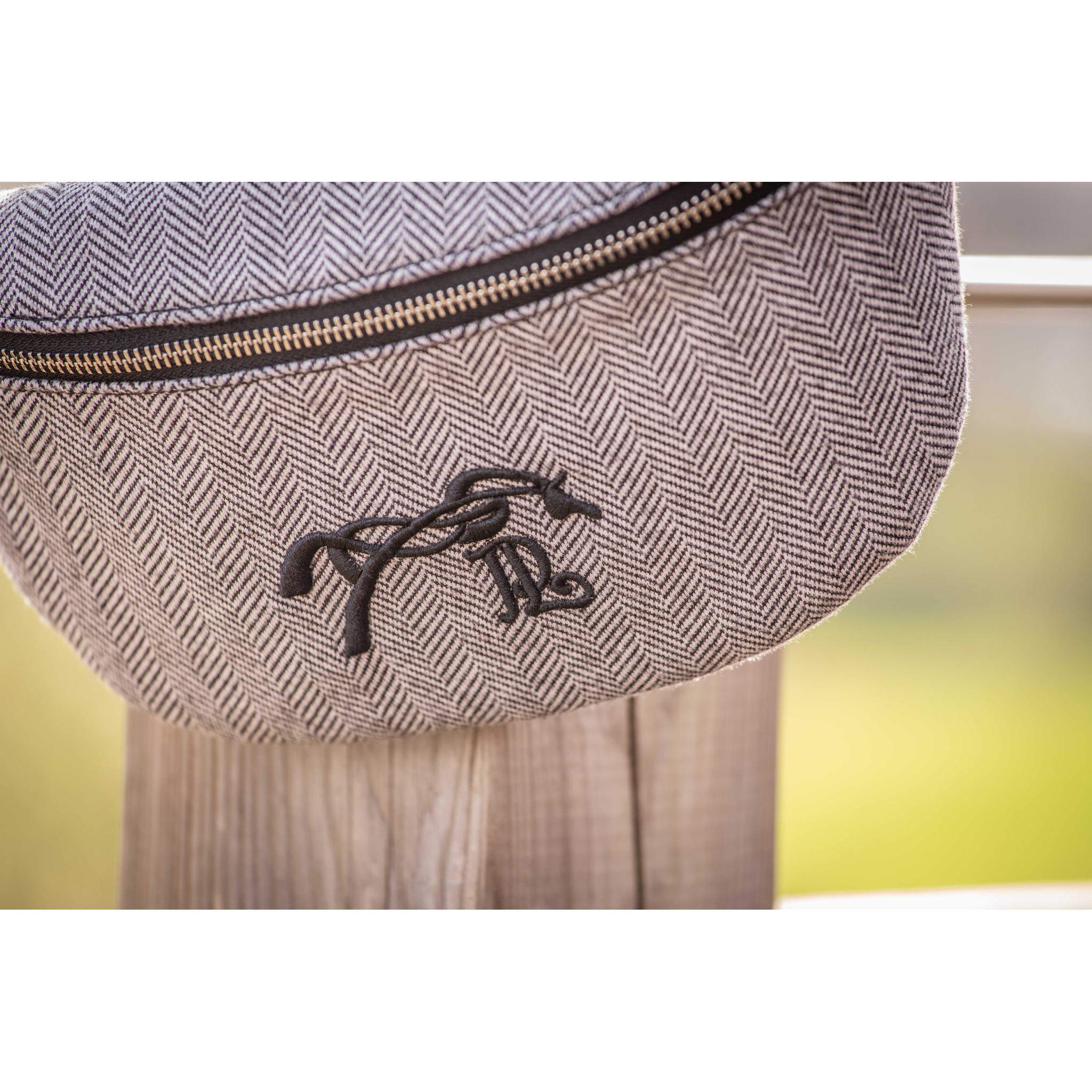 Pénélope Chevron Fanny Pack Grey 936219002