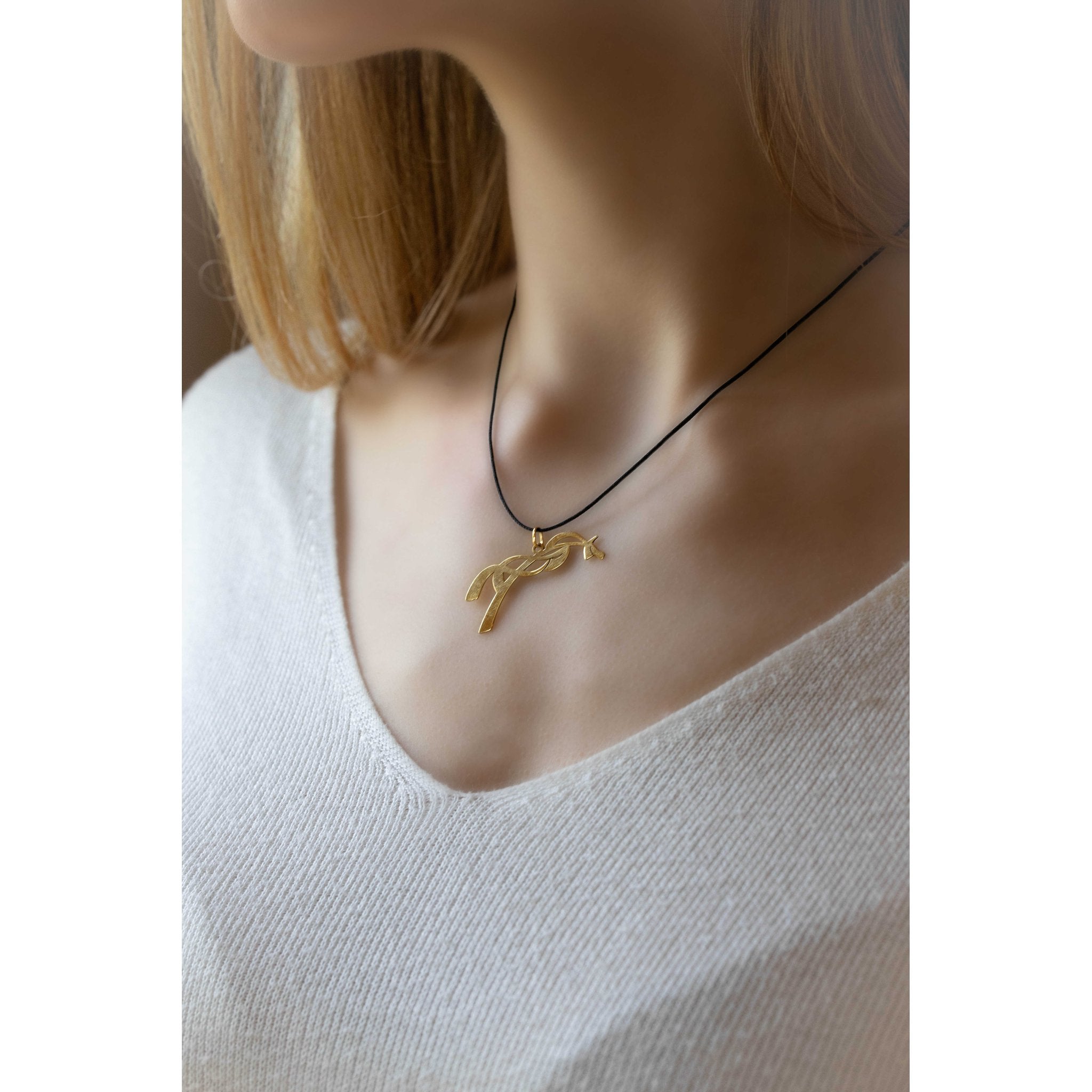 Penelope Large Equestrian Necklace Golden - 902929010_ambi_1