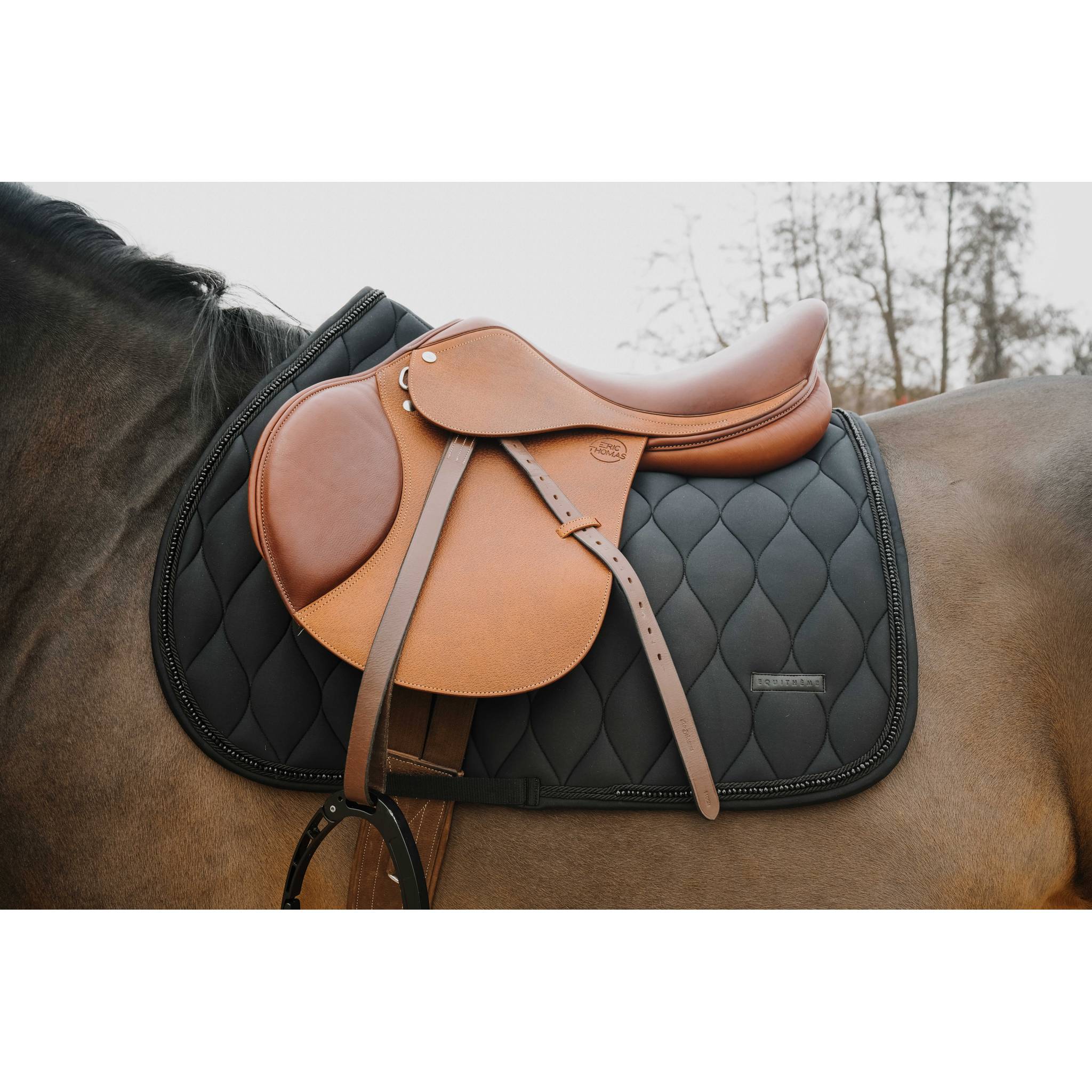 EQUITHÈME Pearl All-Purpose Saddle Pad Black - 204023002_ambi_1
