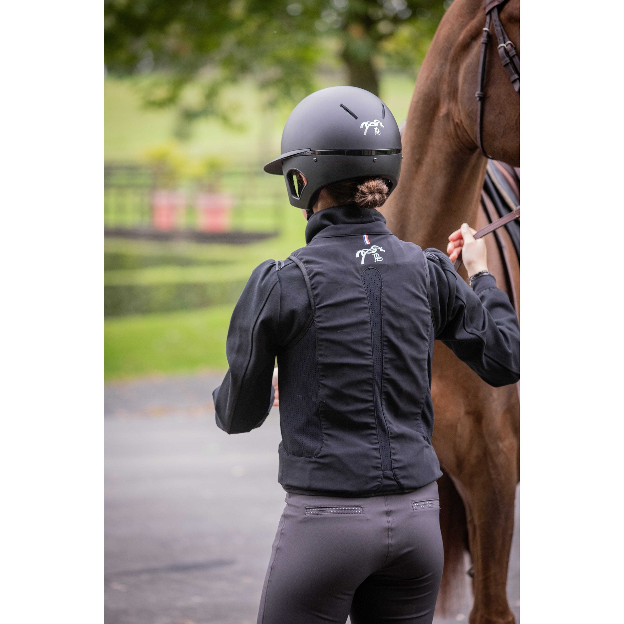 Penelope by Freejump Long Visor Riding Helmet Matte black - 990800012_ambi_4