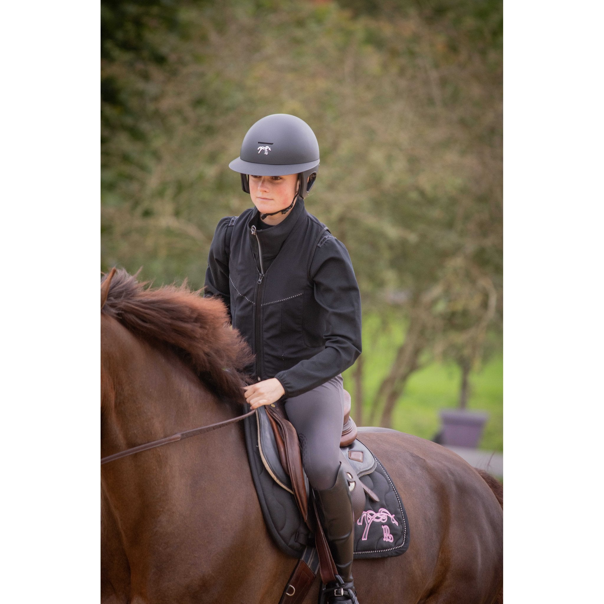 Penelope by Freejump Long Visor Riding Helmet Matte black - 990800012_ambi_7