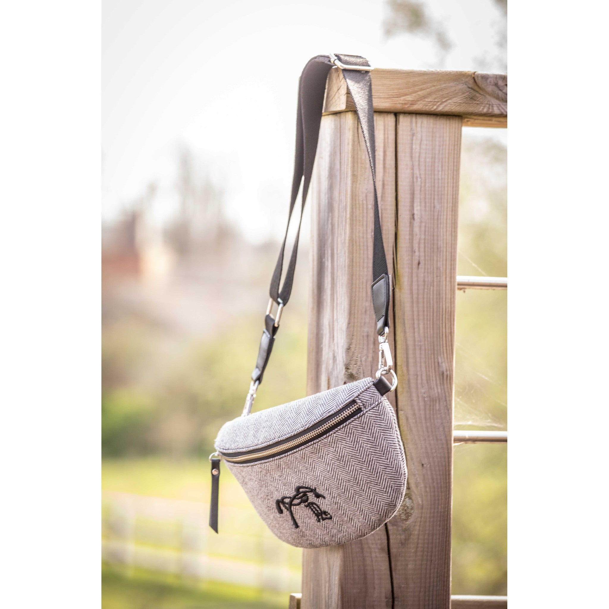 Pénélope Chevron Fanny Pack Grey 936219002