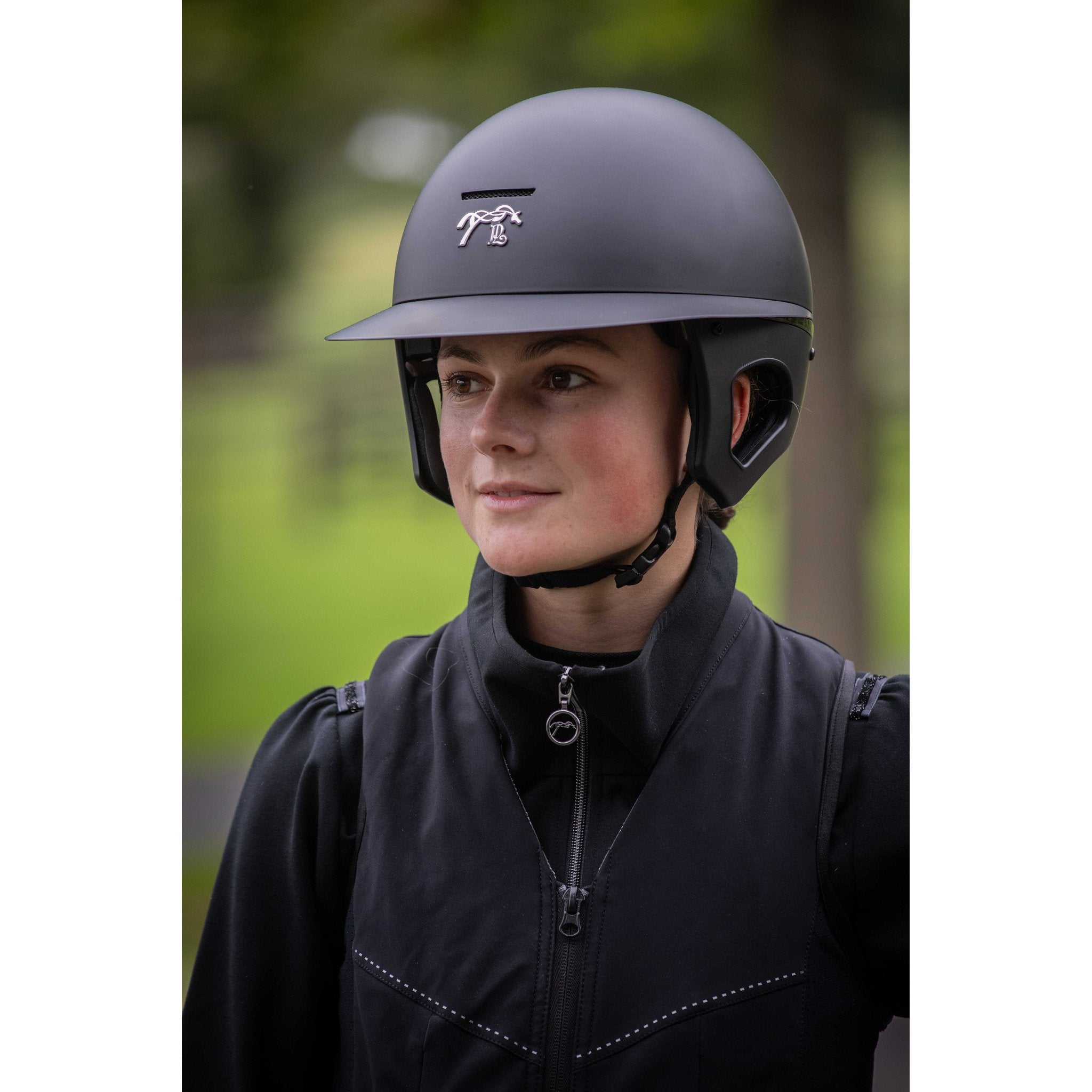 Penelope by Freejump Long Visor Riding Helmet Matte black - 990800012_ambi_2