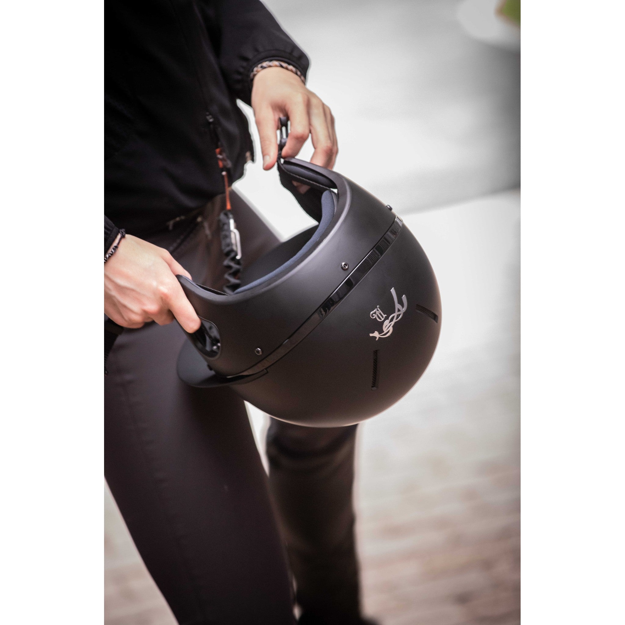 Penelope by Freejump Long Visor Riding Helmet Matte black - 990800012_ambi_13