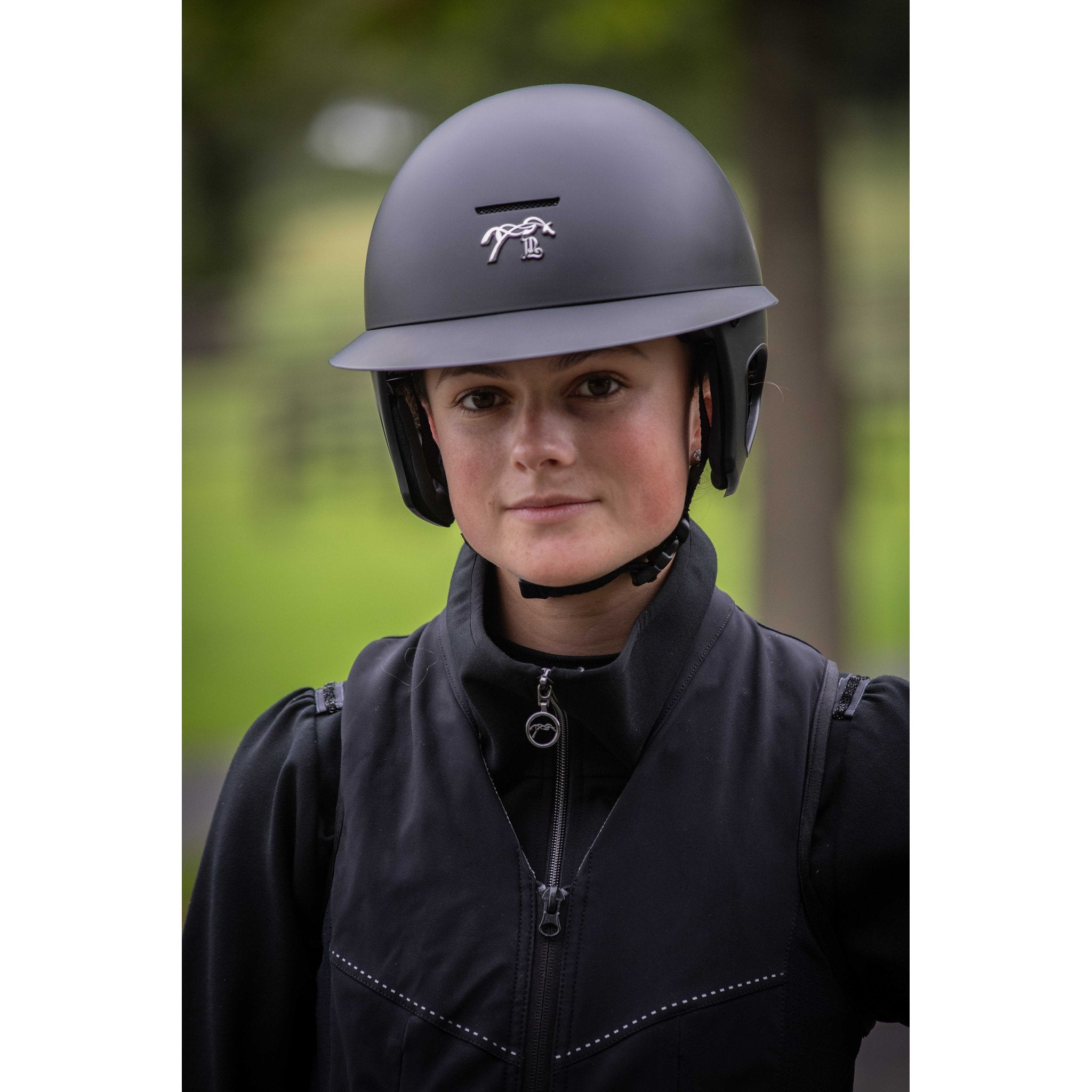 Penelope by Freejump Long Visor Riding Helmet Matte black - 990800012_ambi_1