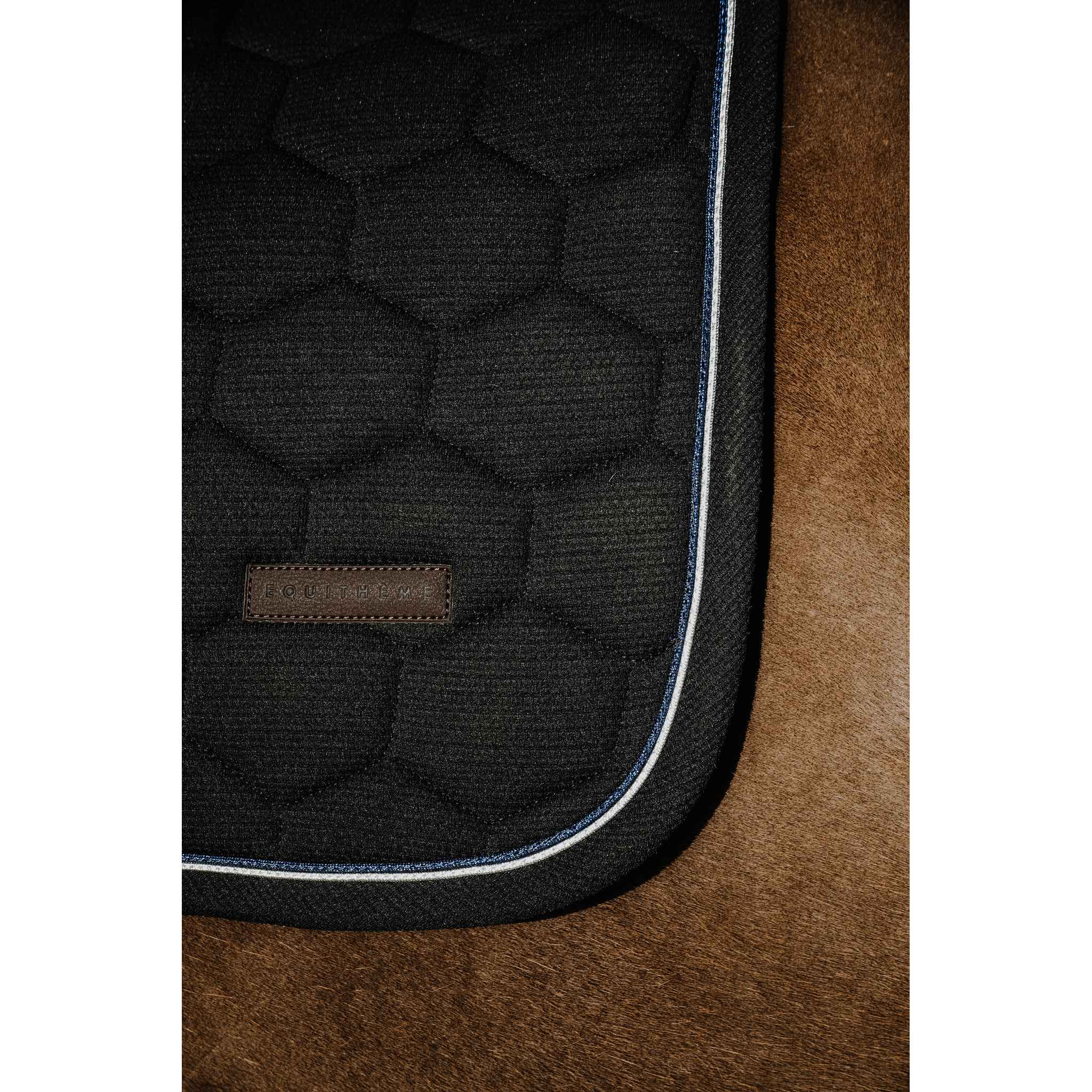 EQUITHÈME All-Purpose Saddle Pad - Honey Black - 204028002_ambi_3