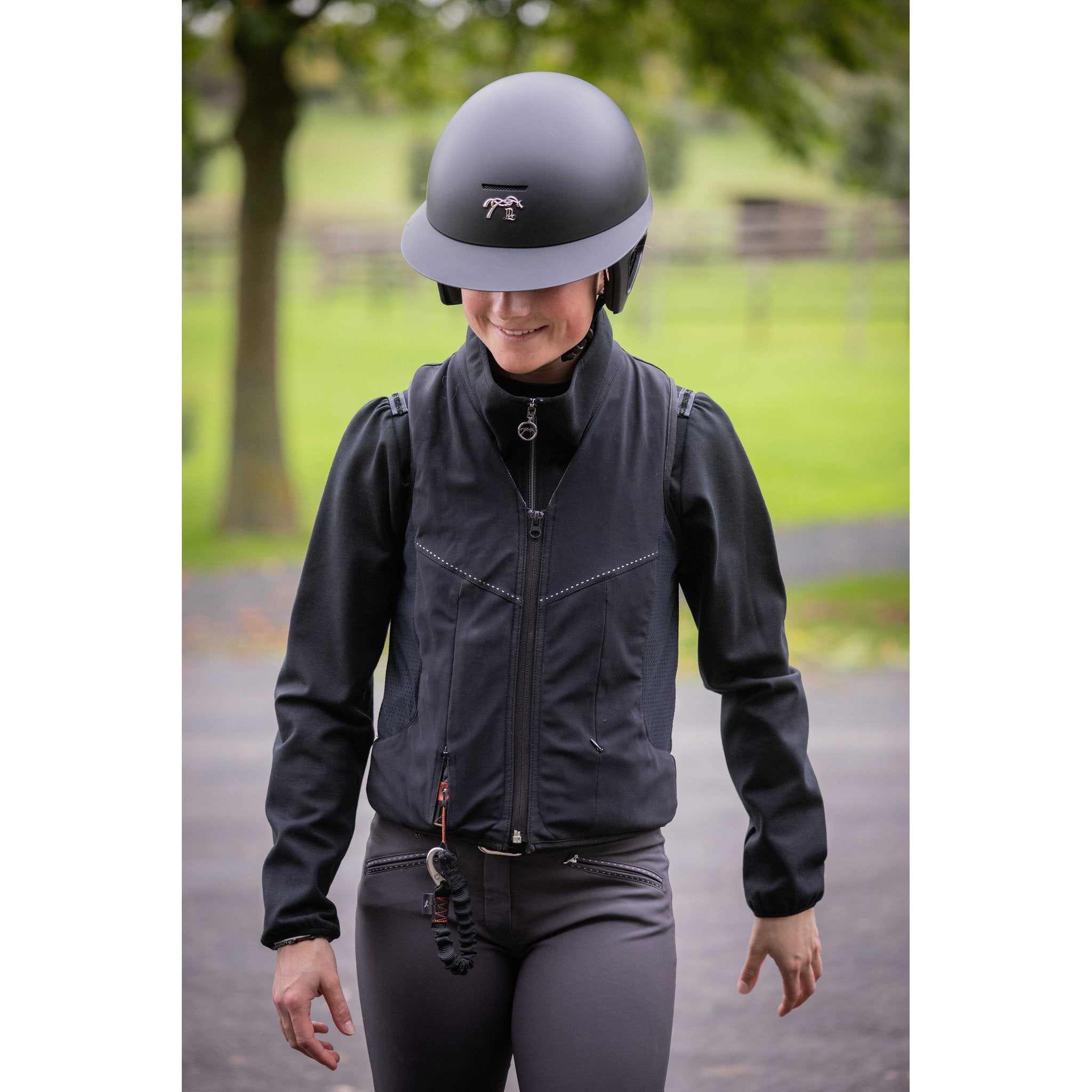 Penelope by Freejump Long Visor Riding Helmet Matte black - 990800012_ambi_3