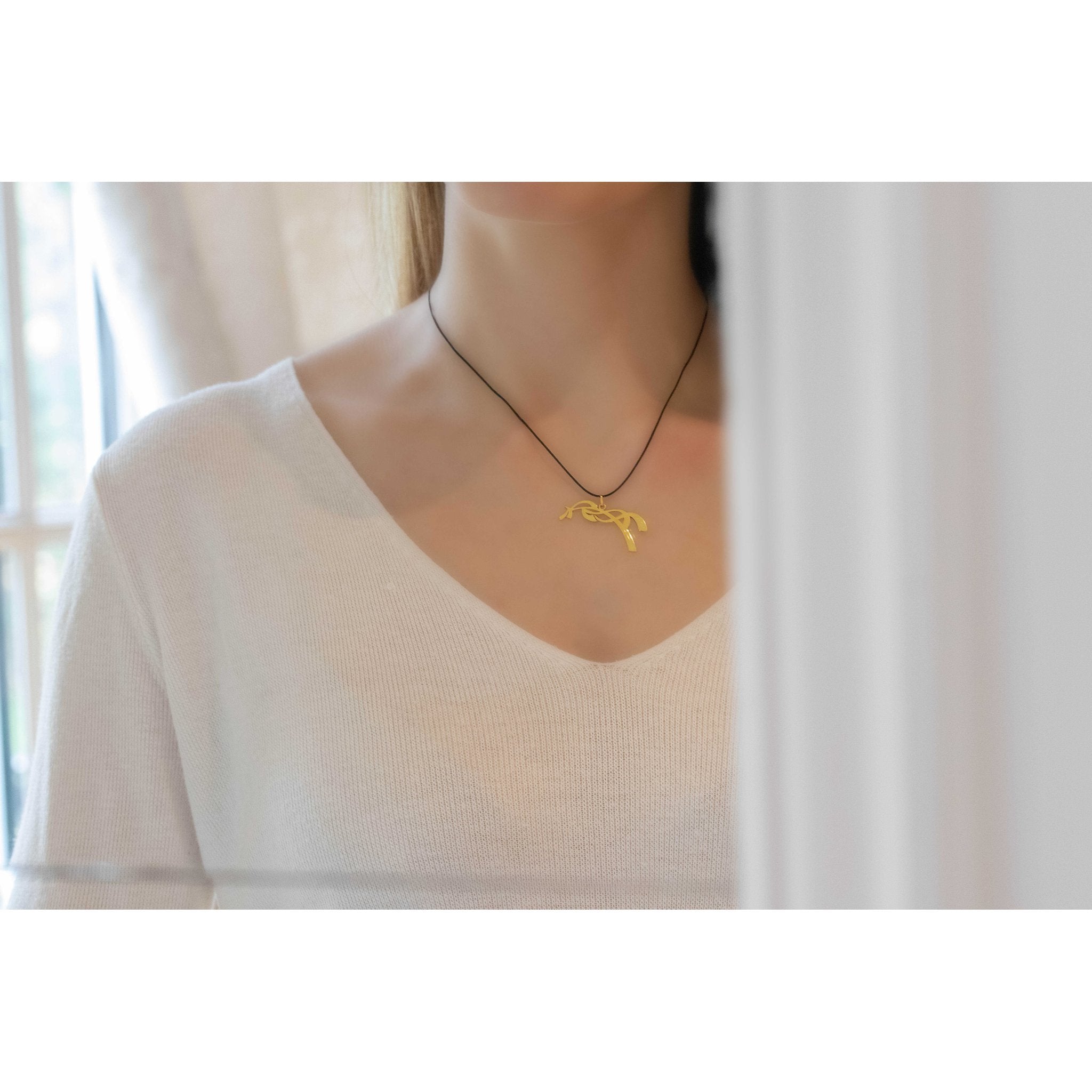 Penelope Equestrian Necklace Golden - 902912010_ambi_5