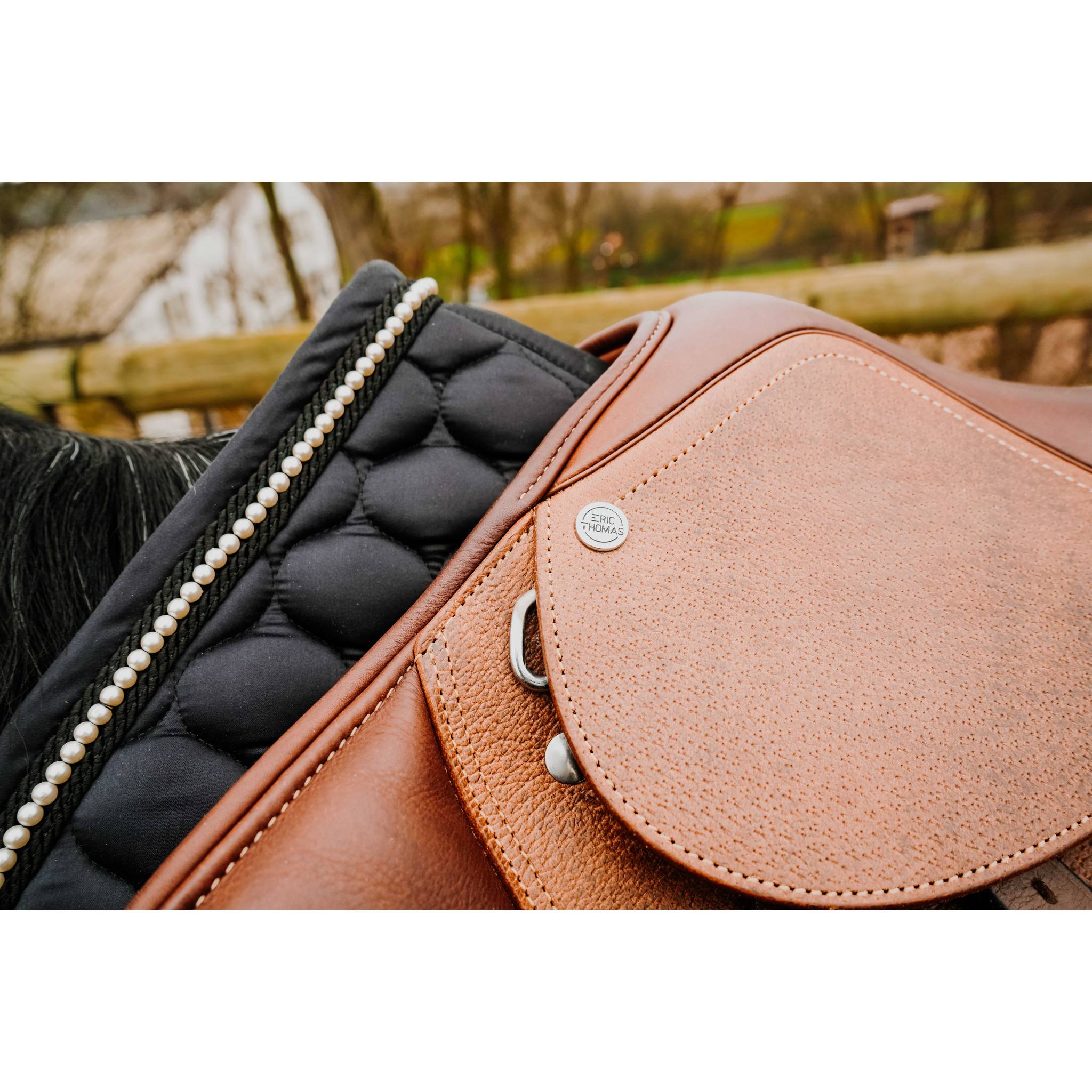 EQUITHEME Opal All-Purpose Saddle Pad Black - 204024002_ambi_4