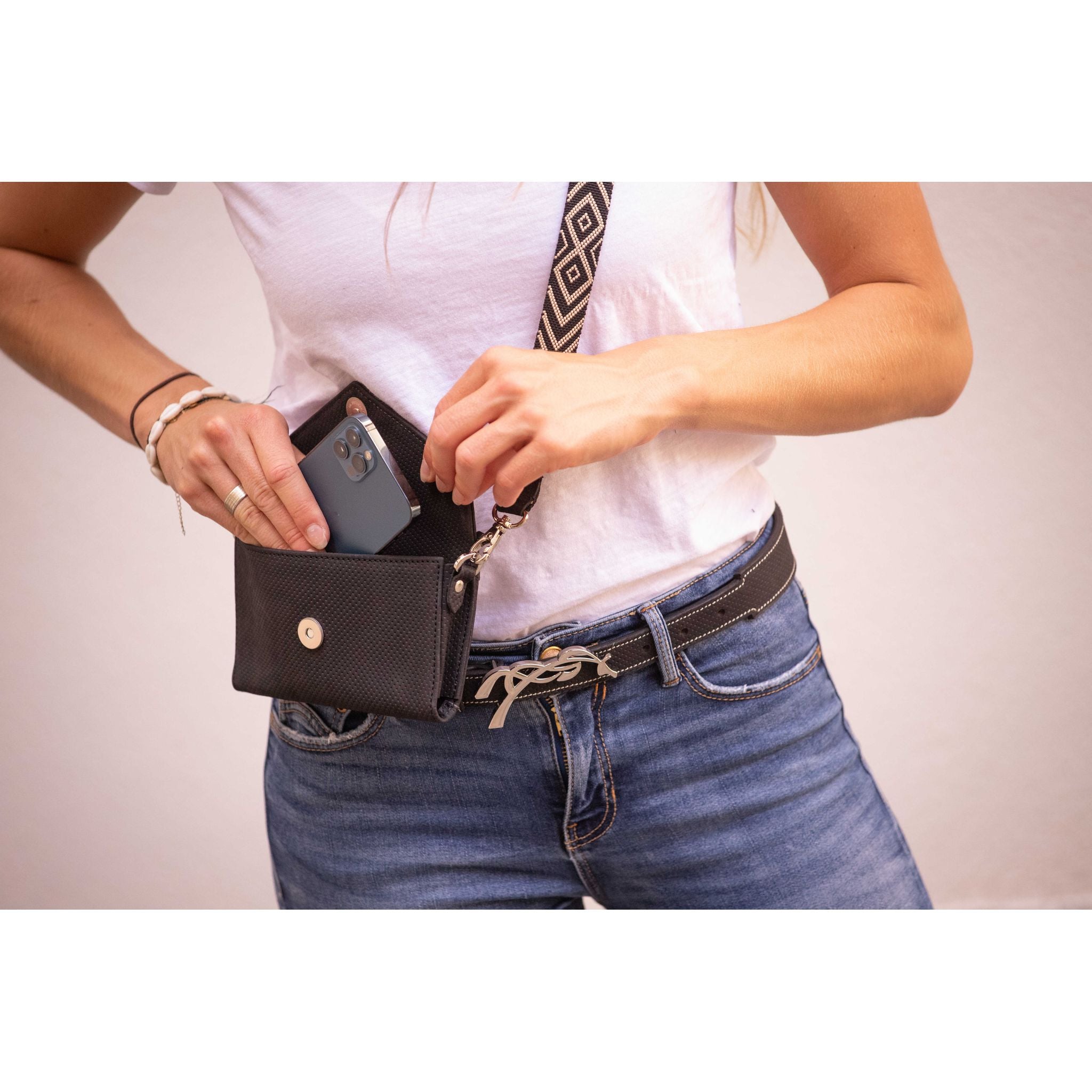New Phone Pocket Pénélope Black - 936013002_ambi_6