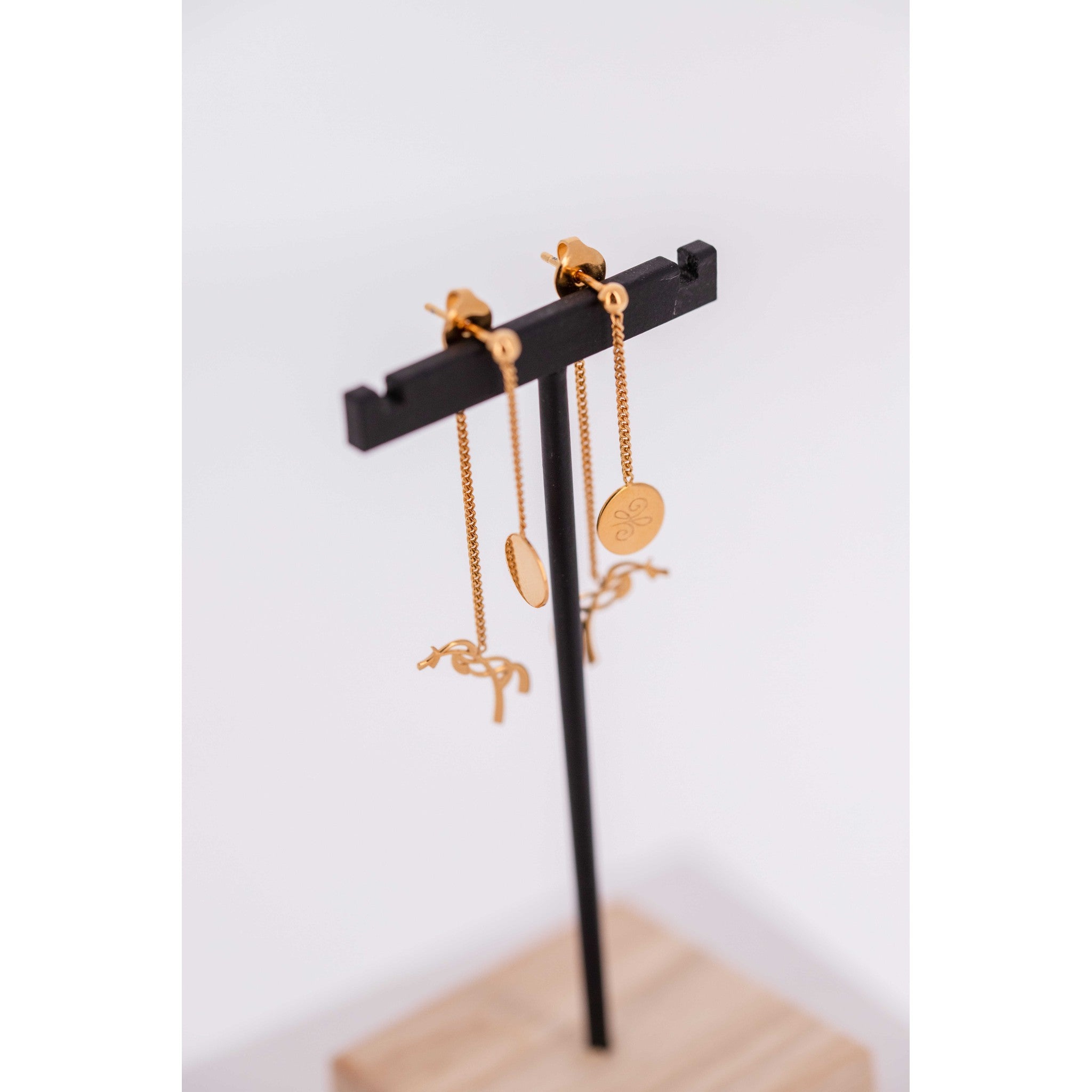 Penelope Yuna Earrings Golden - 902921010_packshot_3