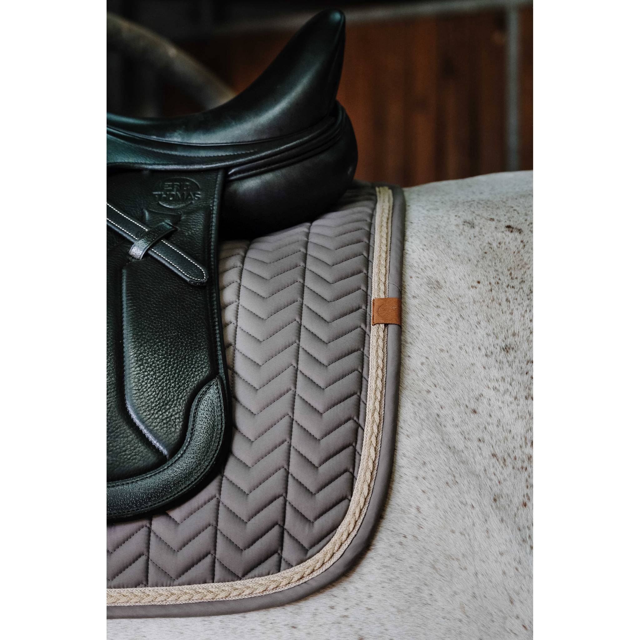 EQUITHÈME Softy Dressage Saddle Pad Dark grey - 204766011_ambi_3
