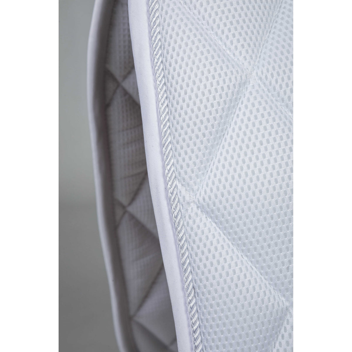 BACK ON TRACK Airflow Dressage Saddle Pad - White - b24127003_zoom_3