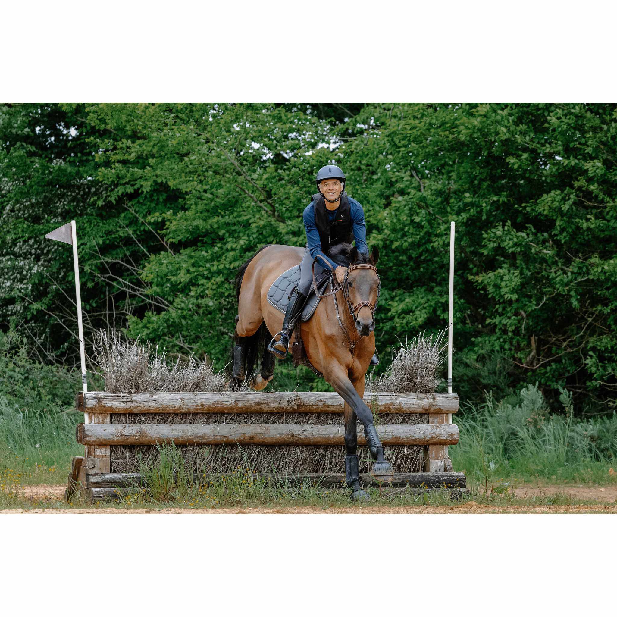 EQUITHÈME Air 2 Adult Airbag Vest Black 991651006