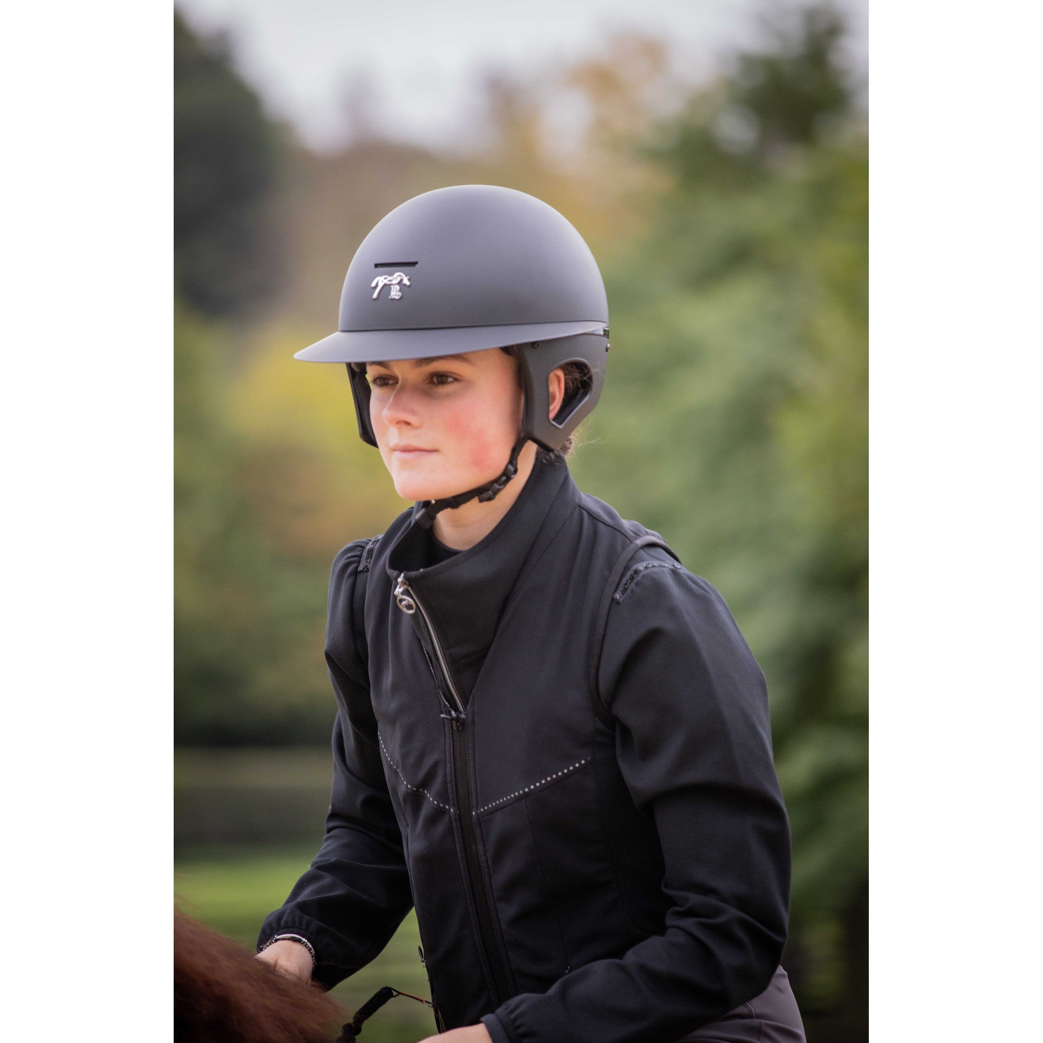 Penelope by Freejump Long Visor Riding Helmet Matte black - 990800012_ambi_8