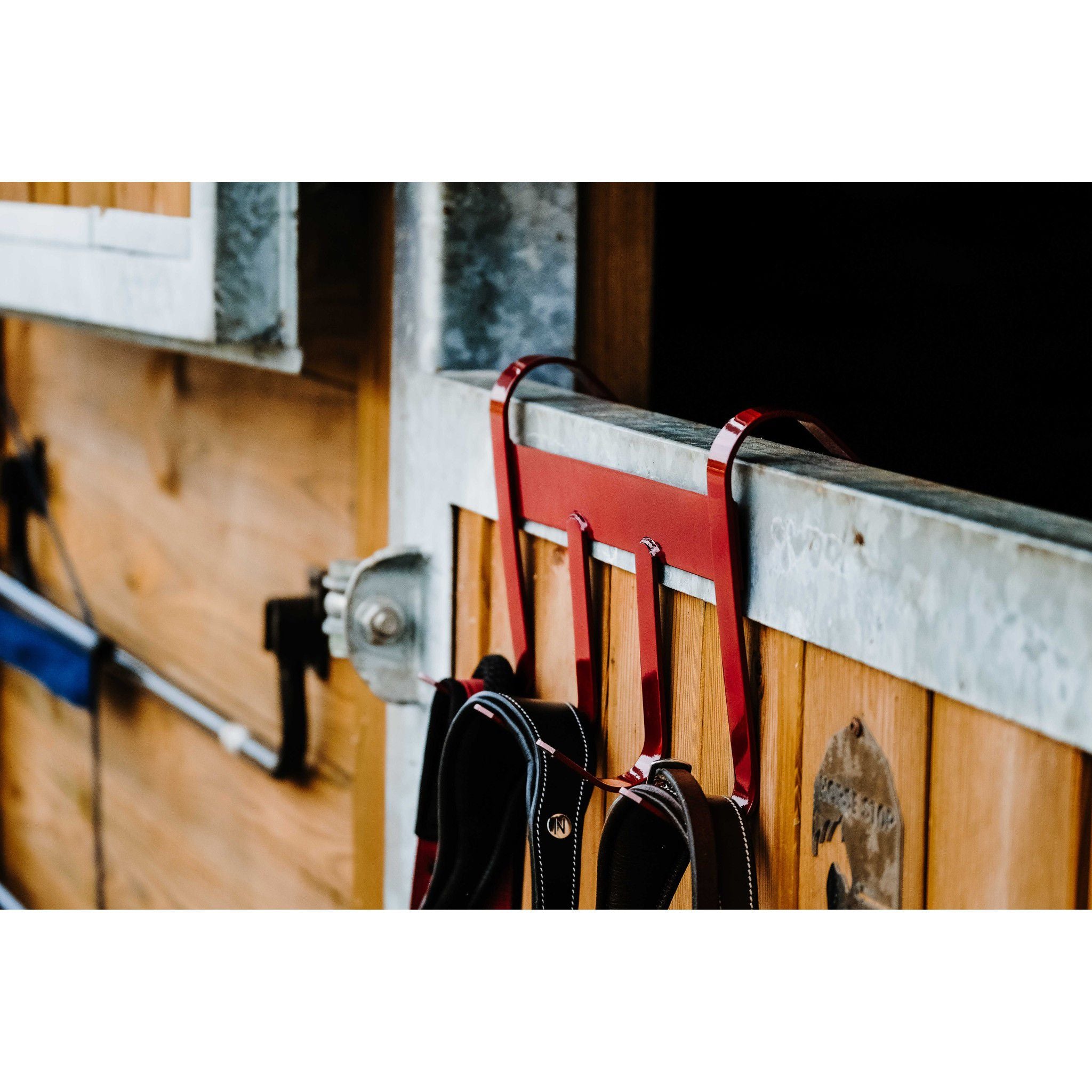 Hippo-Tonic Portable Tack hook Burgundy 704215033