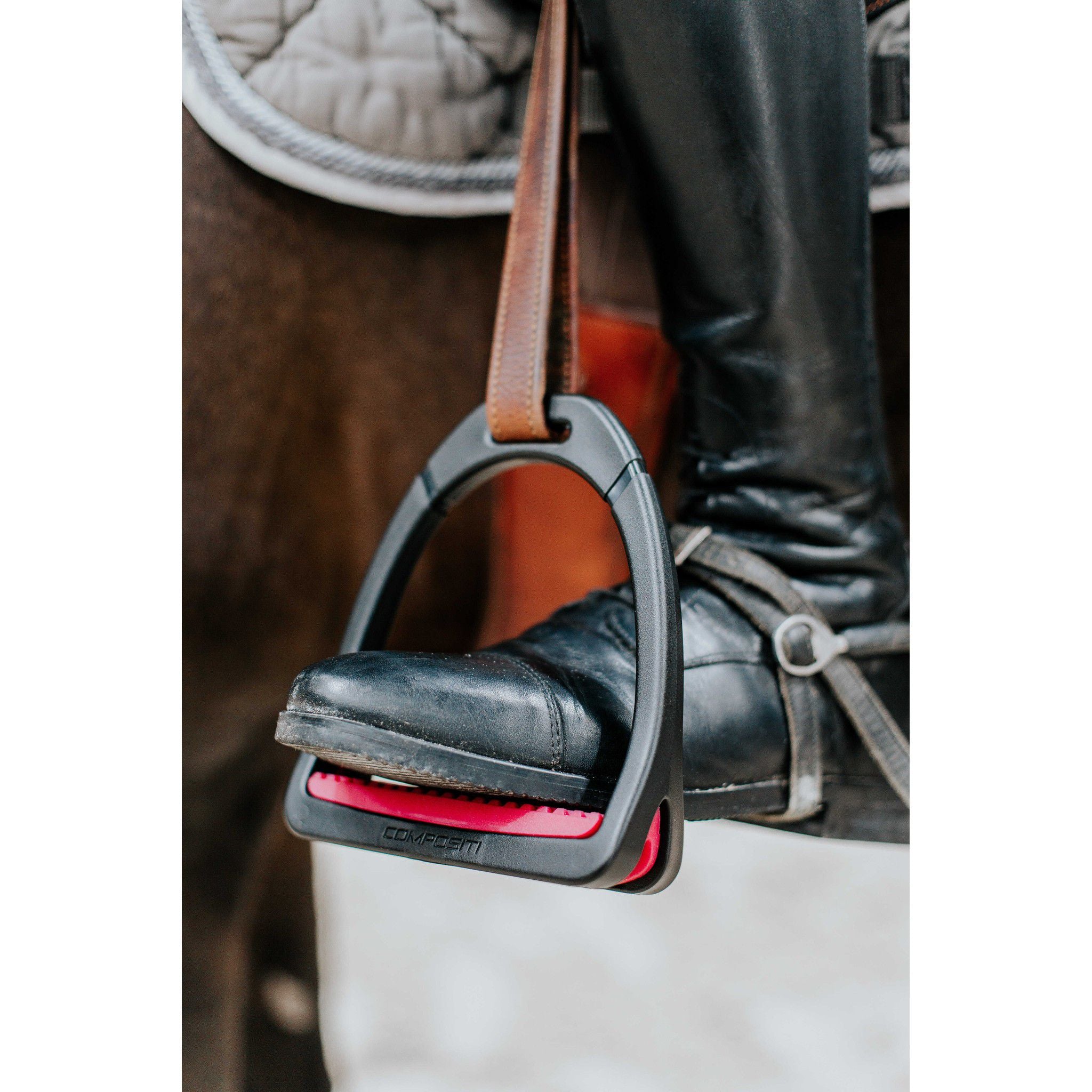 Compositi Premium stirrups Raspberry 940555060