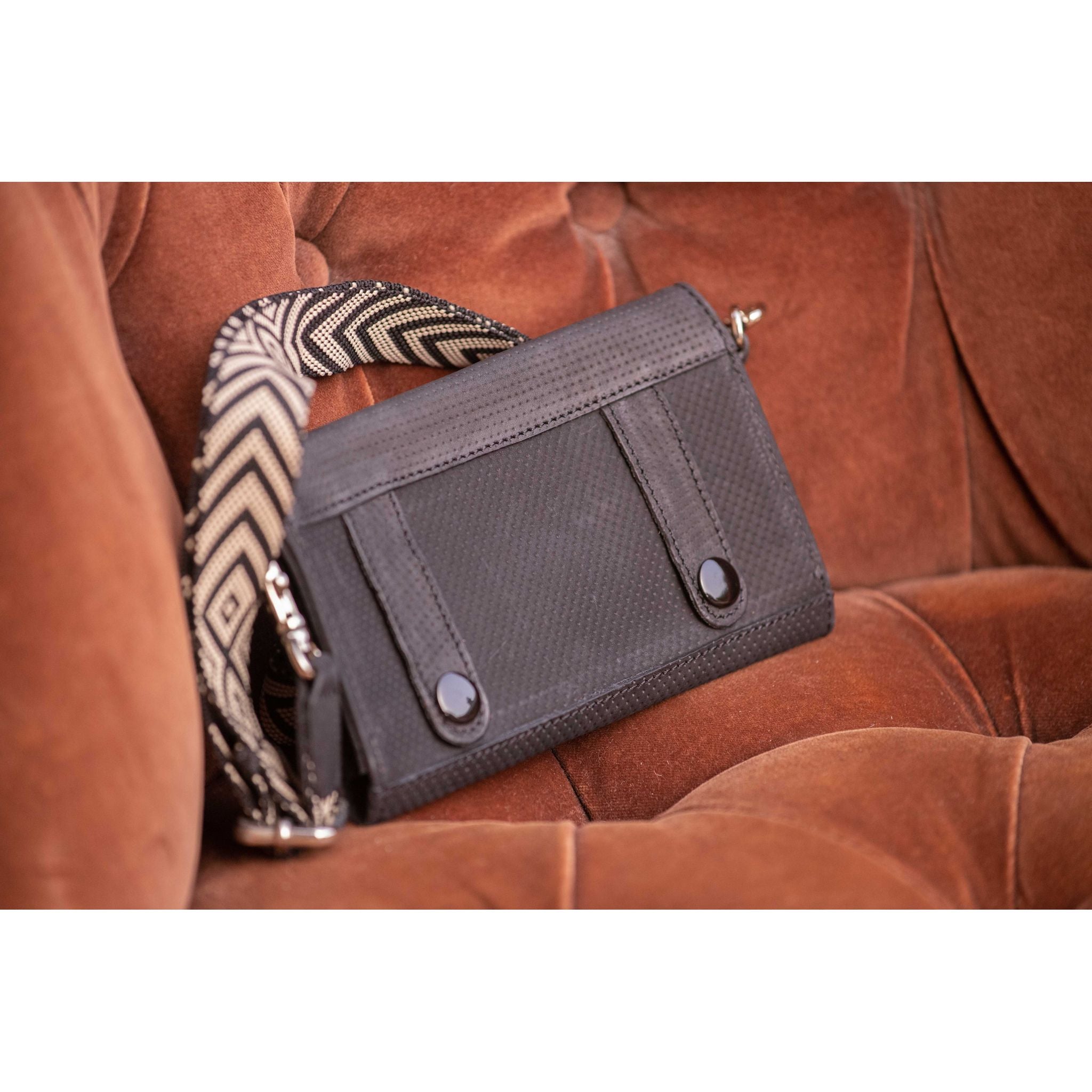 New Phone Pocket Pénélope Black - 936013002_ambi_10