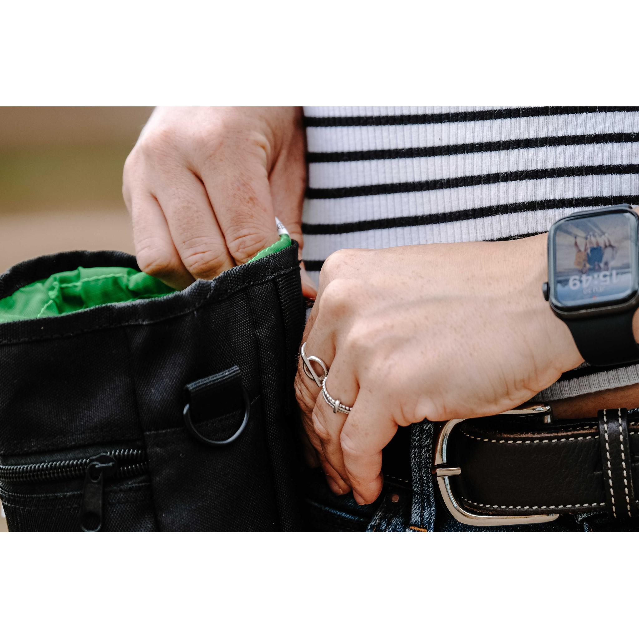 Hippo-Tonic Treat Pouch large model Black 705000102