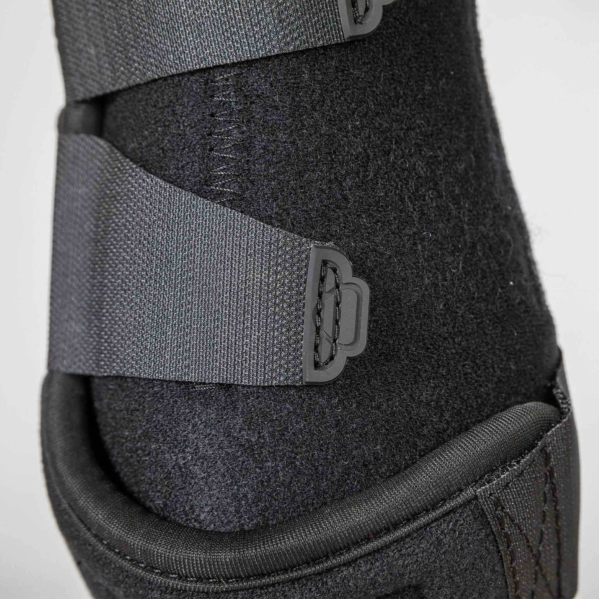 Back on Track® Airflow Closed Tendon Boots Black b20989001