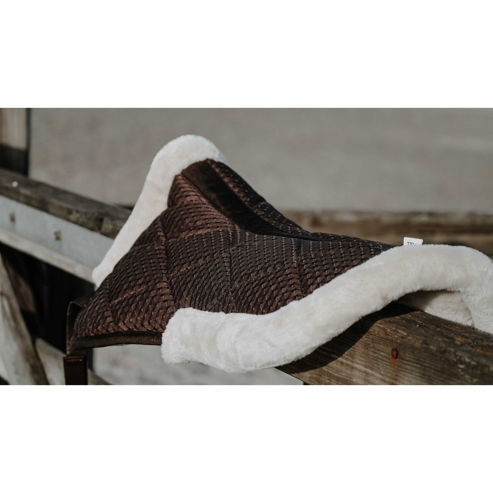 EQUITHÈME Pro air back Pad Chocolate 206070004