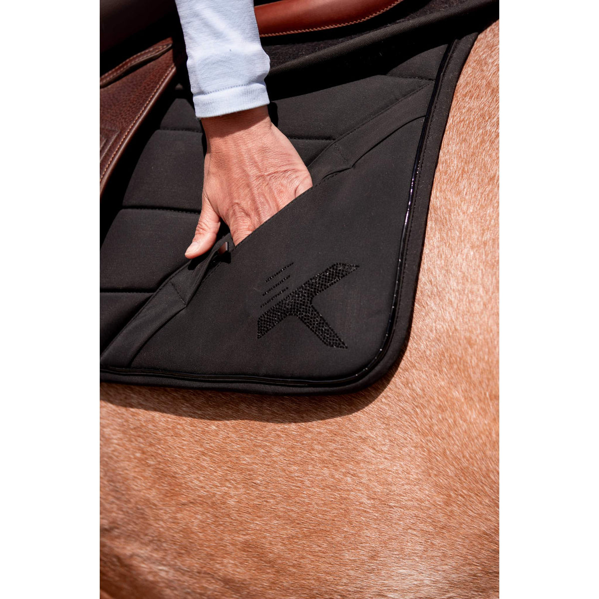 K By EQUITHÈME K-Vega Saddle Pad - Black - 204051302_ambi_3
