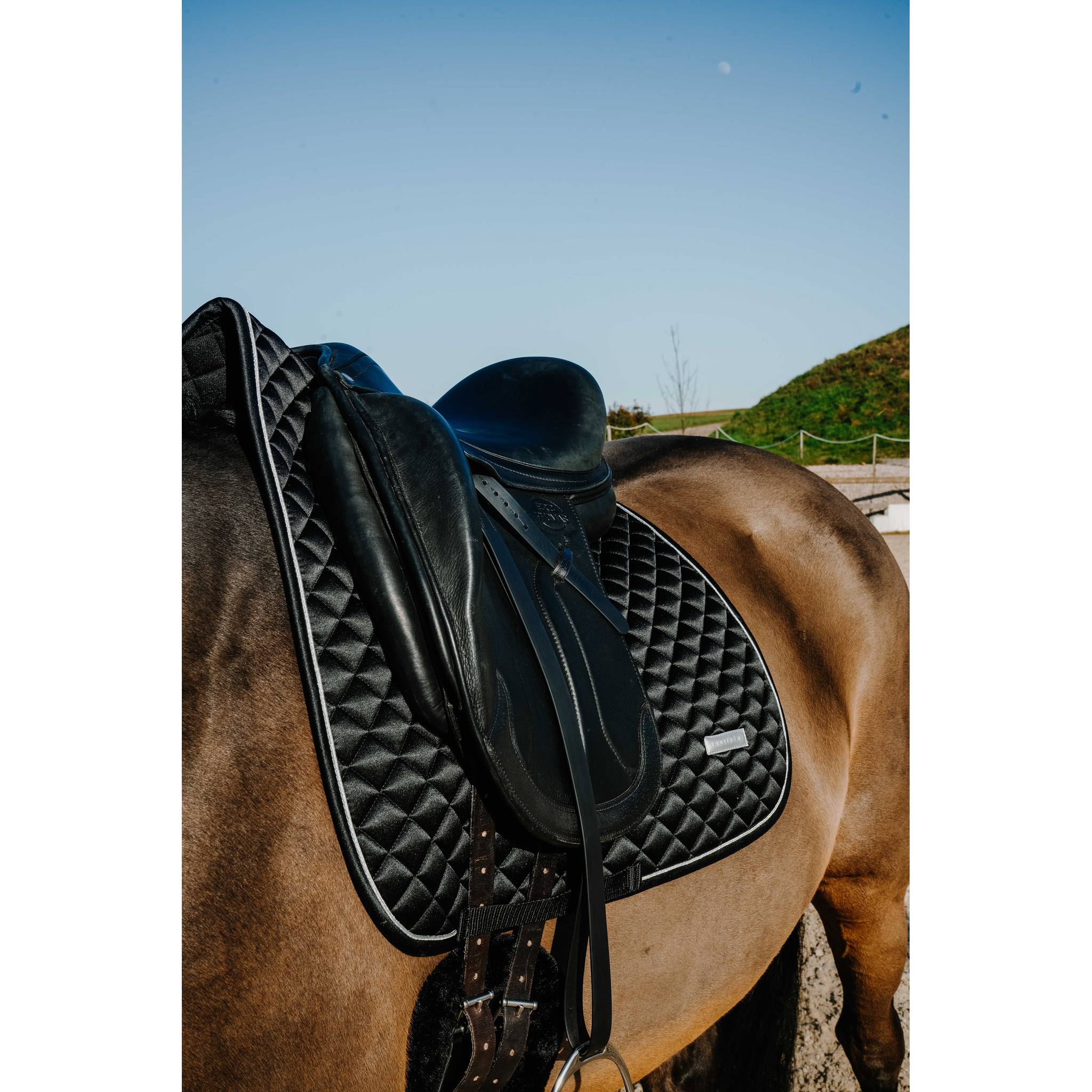 EQUITHÈME Nacre Dressage Saddle Pad Black - 204030002_ambi_2