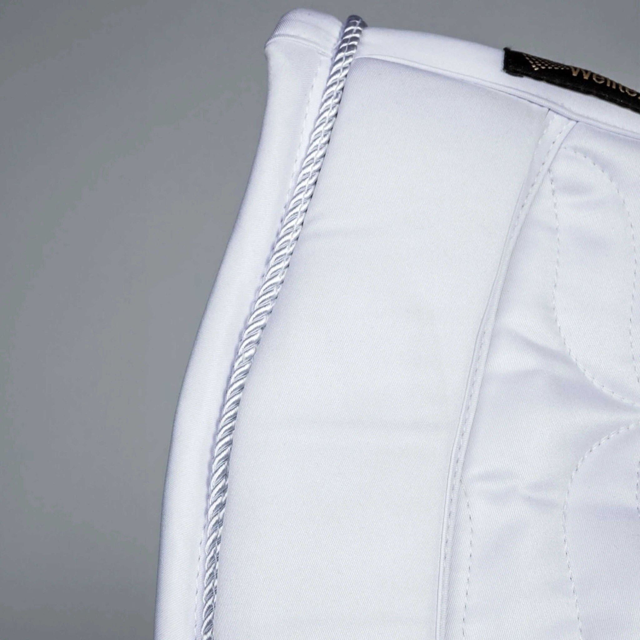 Back on Track® Deep Nights saddle pad - Dressage White B23737003
