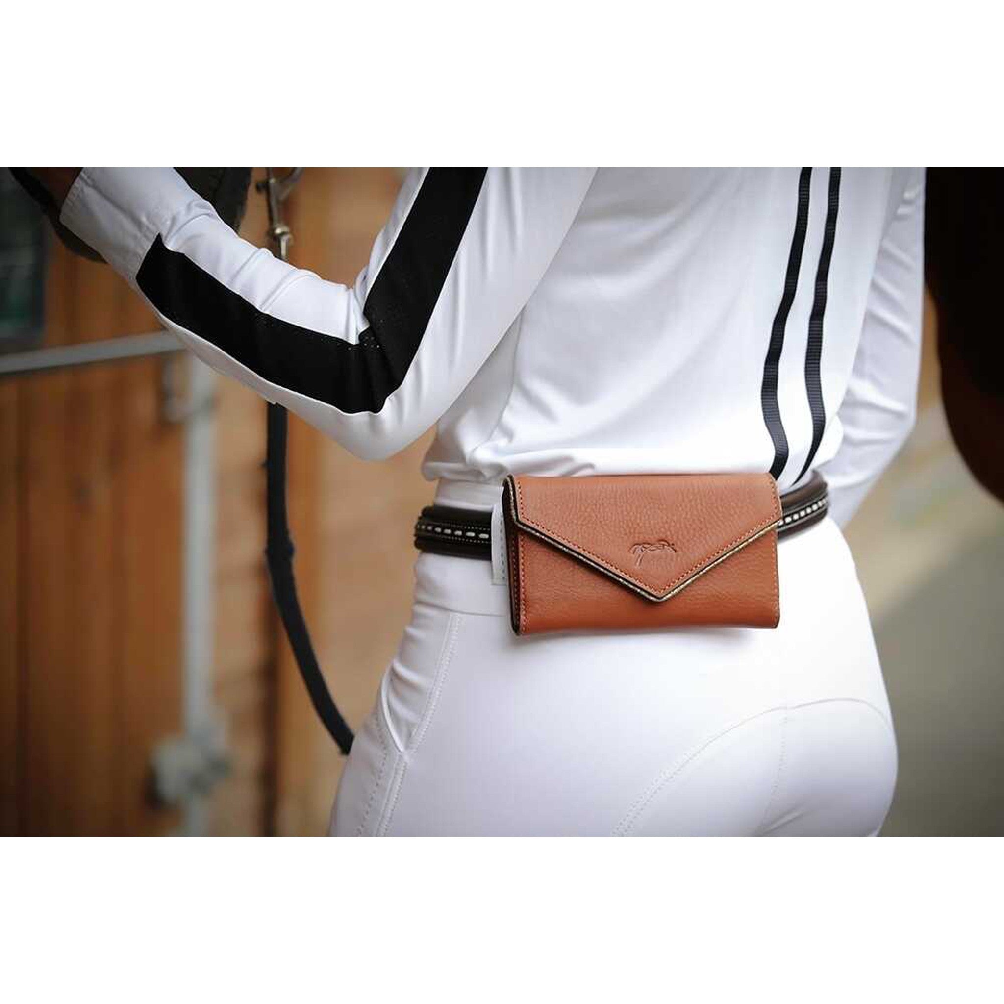 Penelope Phone Pouch Cognac - 936003014_ambiance_1