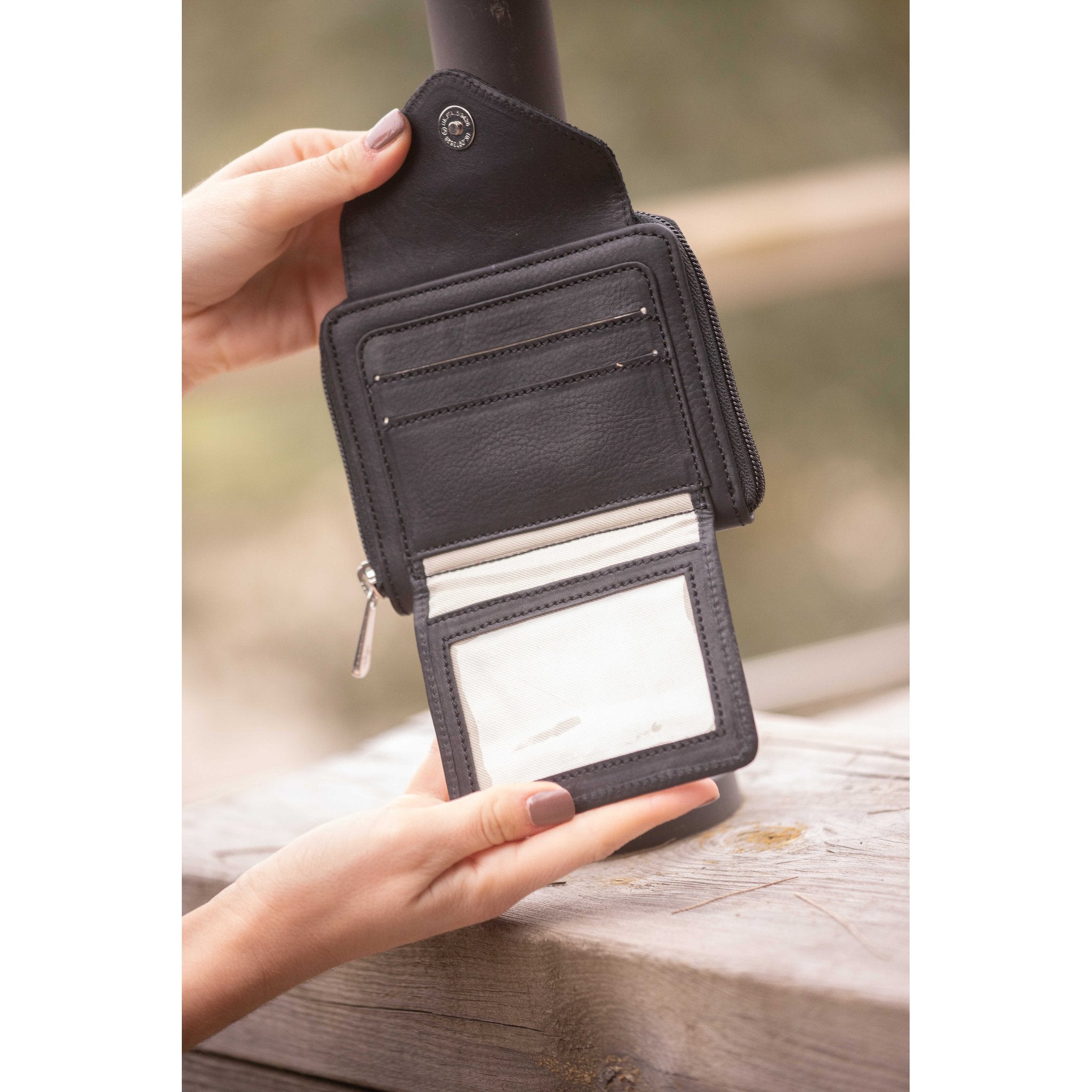 Penelope Clémence Leather Wallet Black - 936024002_ambi_5