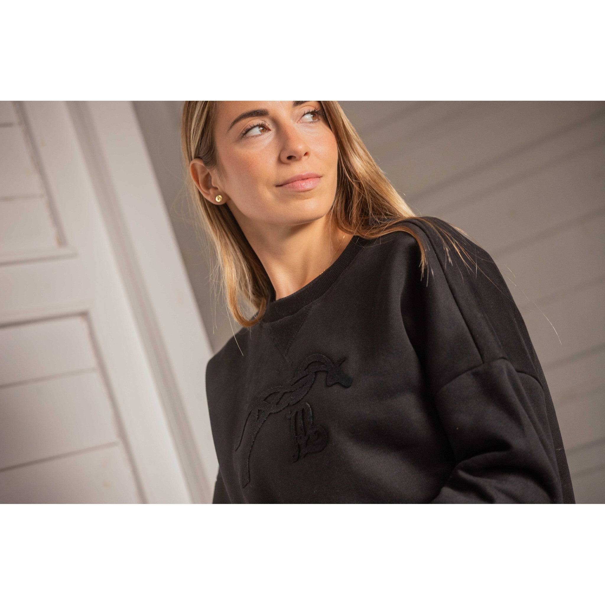 Penelope Bianca Sweatshirt - Women's Black - 963358021_ambi_5