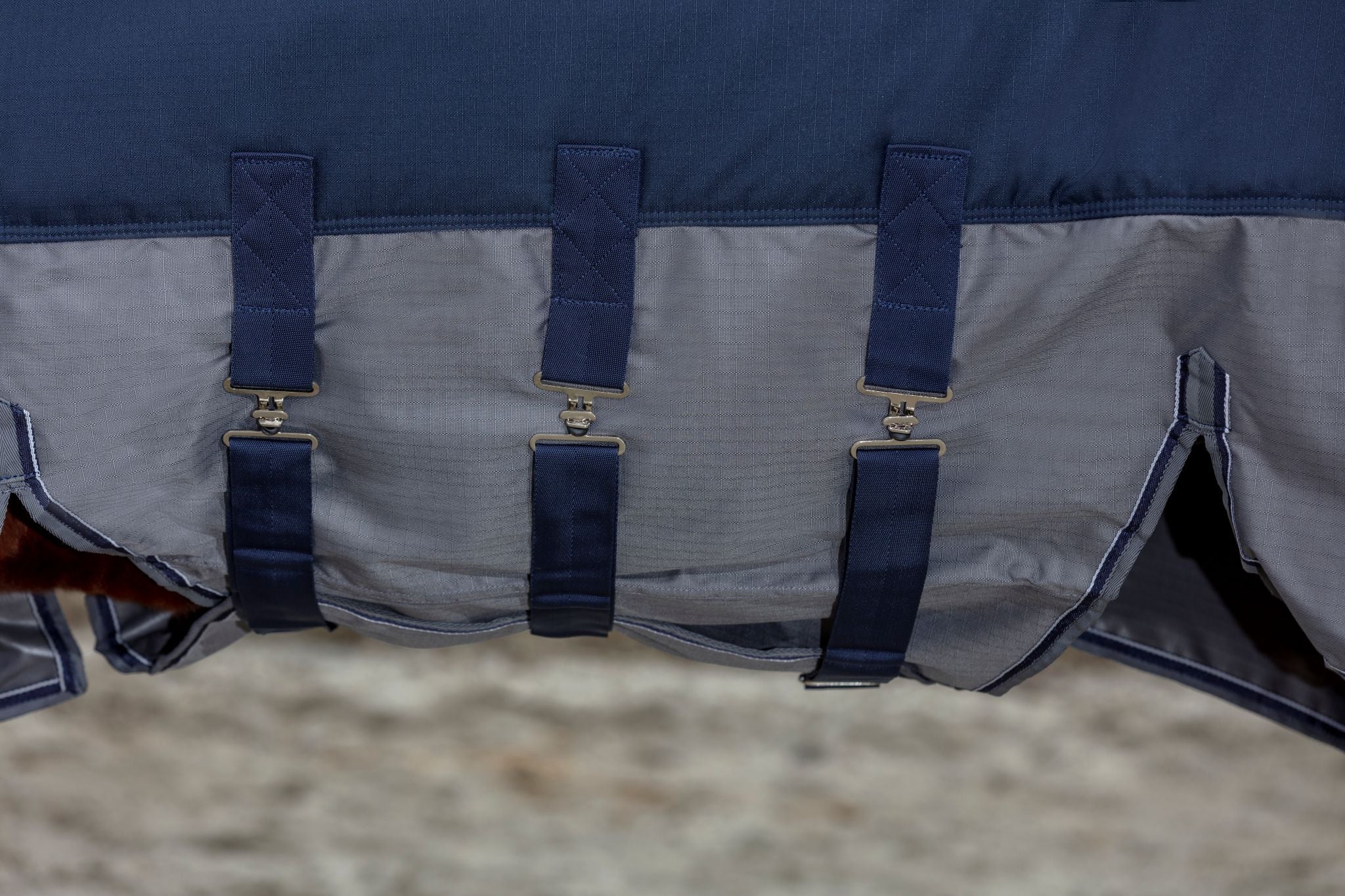 ÉQUITHÈME Tyrex 600D Turnout rug - Belly belt Navy blue/grey