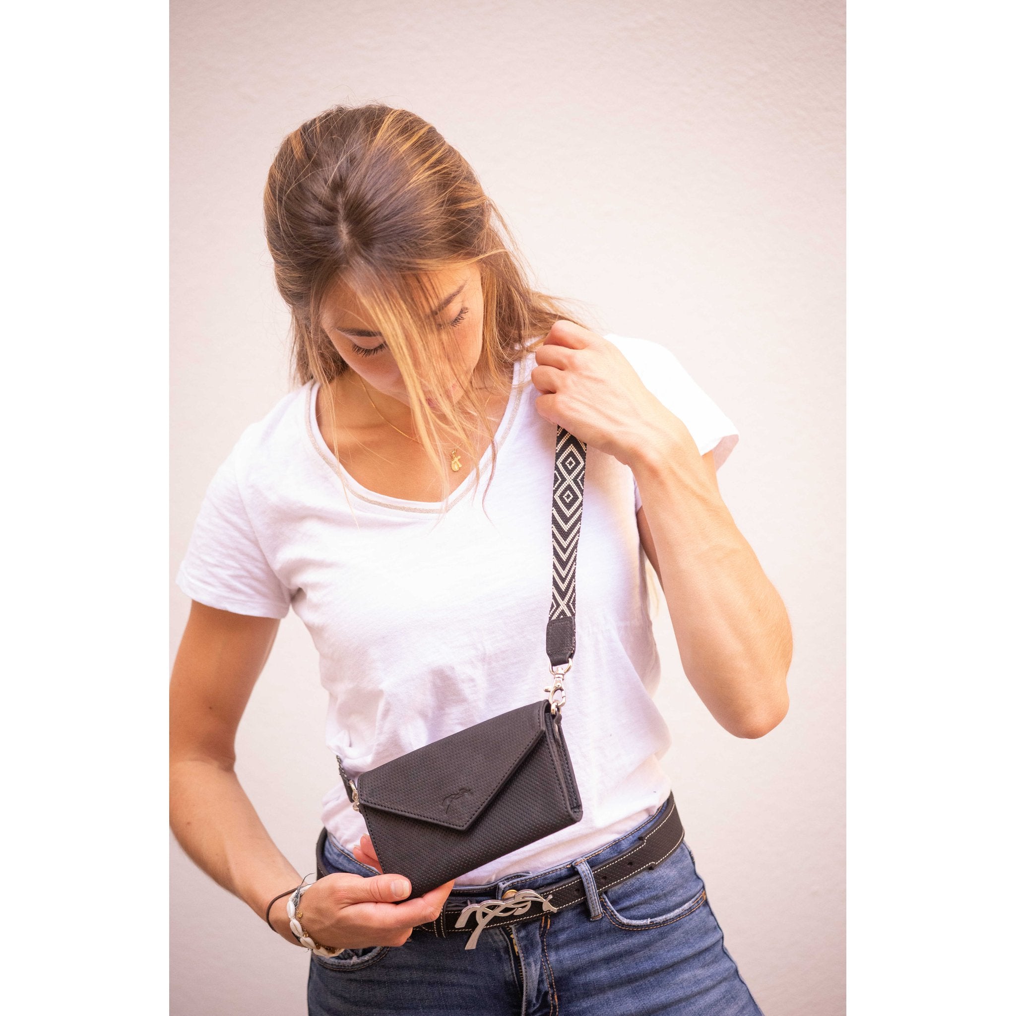 New Phone Pocket Pénélope Black - 936013002_ambi_2