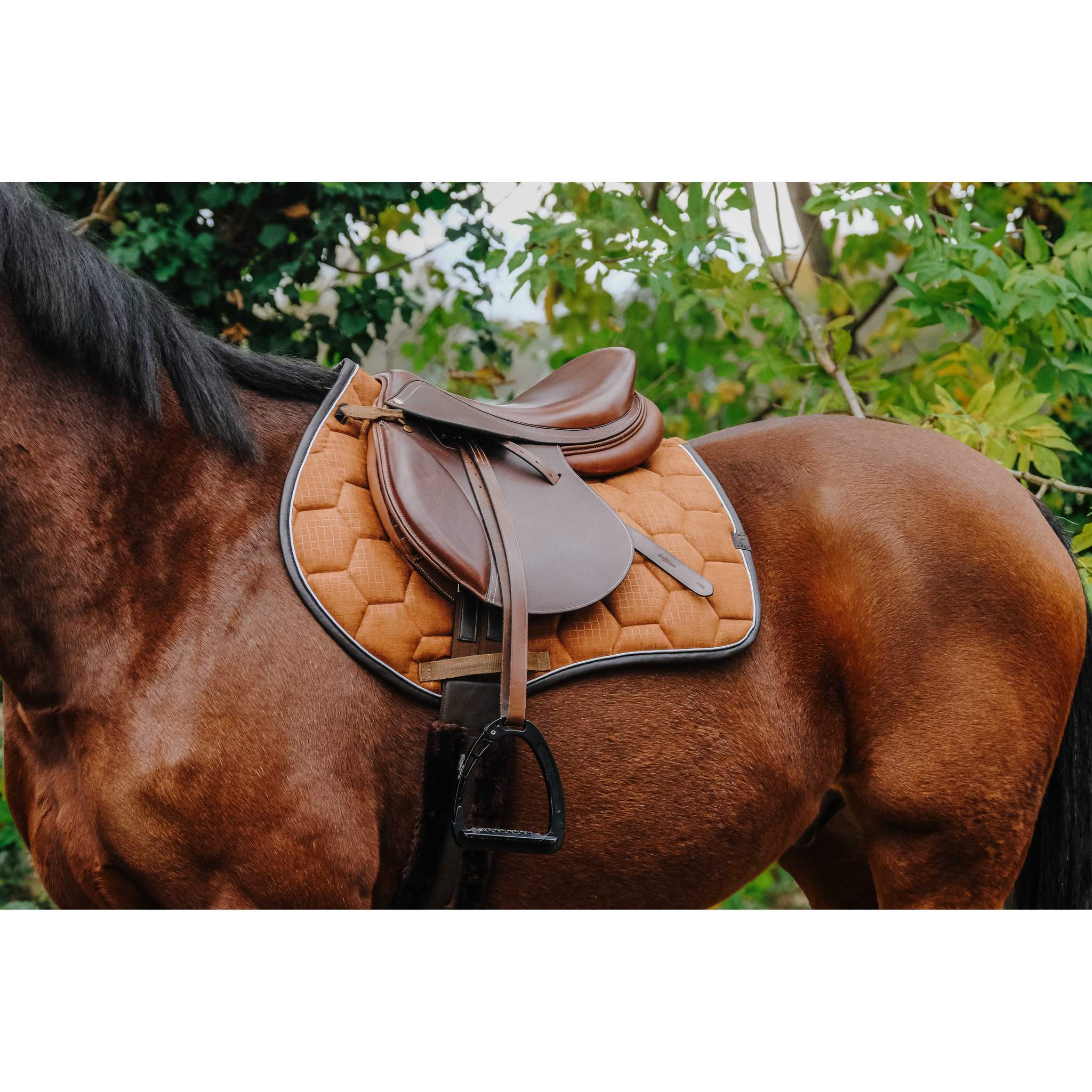 EQUITHÈME Quadri All-Purpose Saddle Pad Camel - 204779004_ambi_2