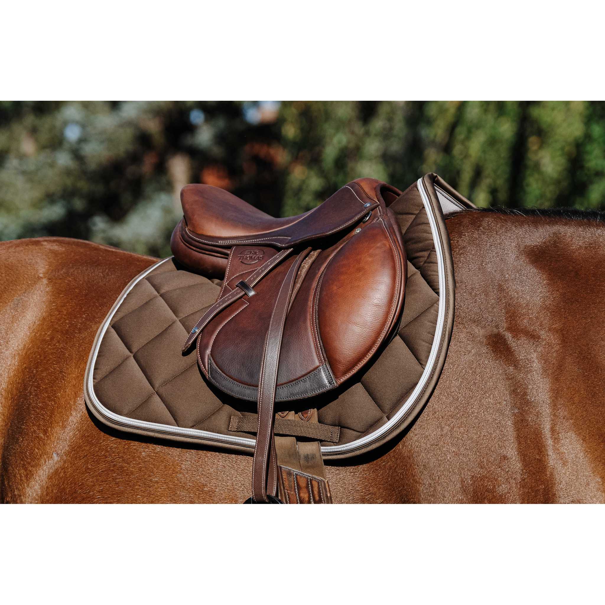 EQUITHÈME Classic All-Purpose Saddle Pad chestnut brown - 204773004_ambi_2