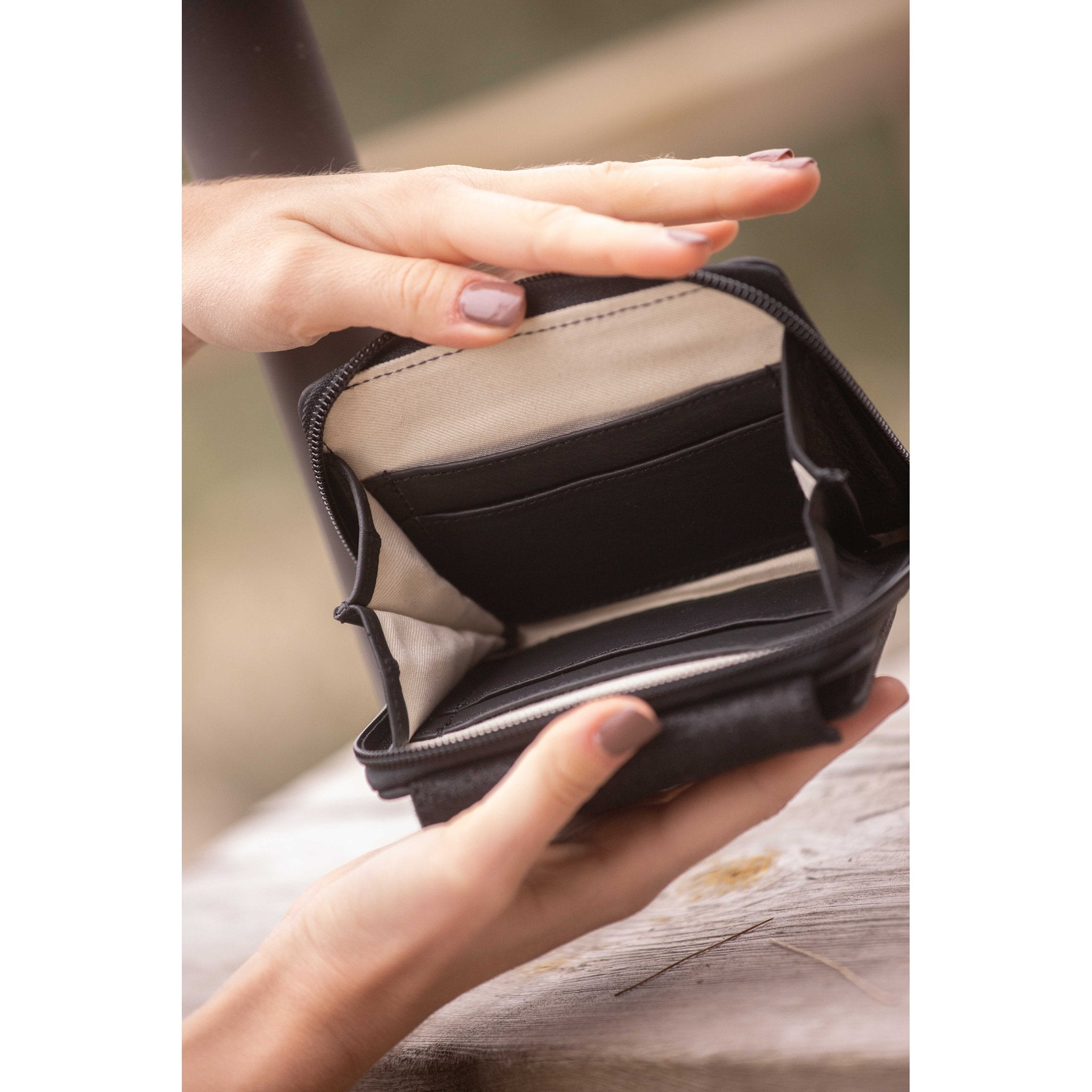 Penelope Clémence Leather Wallet Black - 936024002_ambi_6