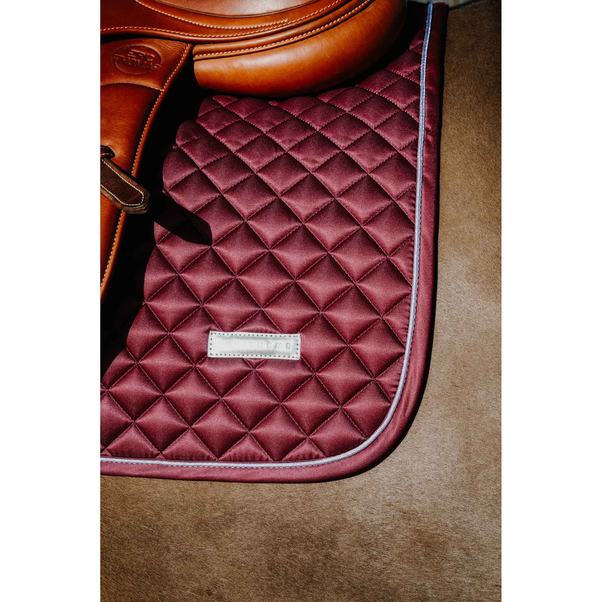 EQUITHÈME All-Purpose Saddle Pad - Mother of Pearl Burgundy - 204029033_ambi_3