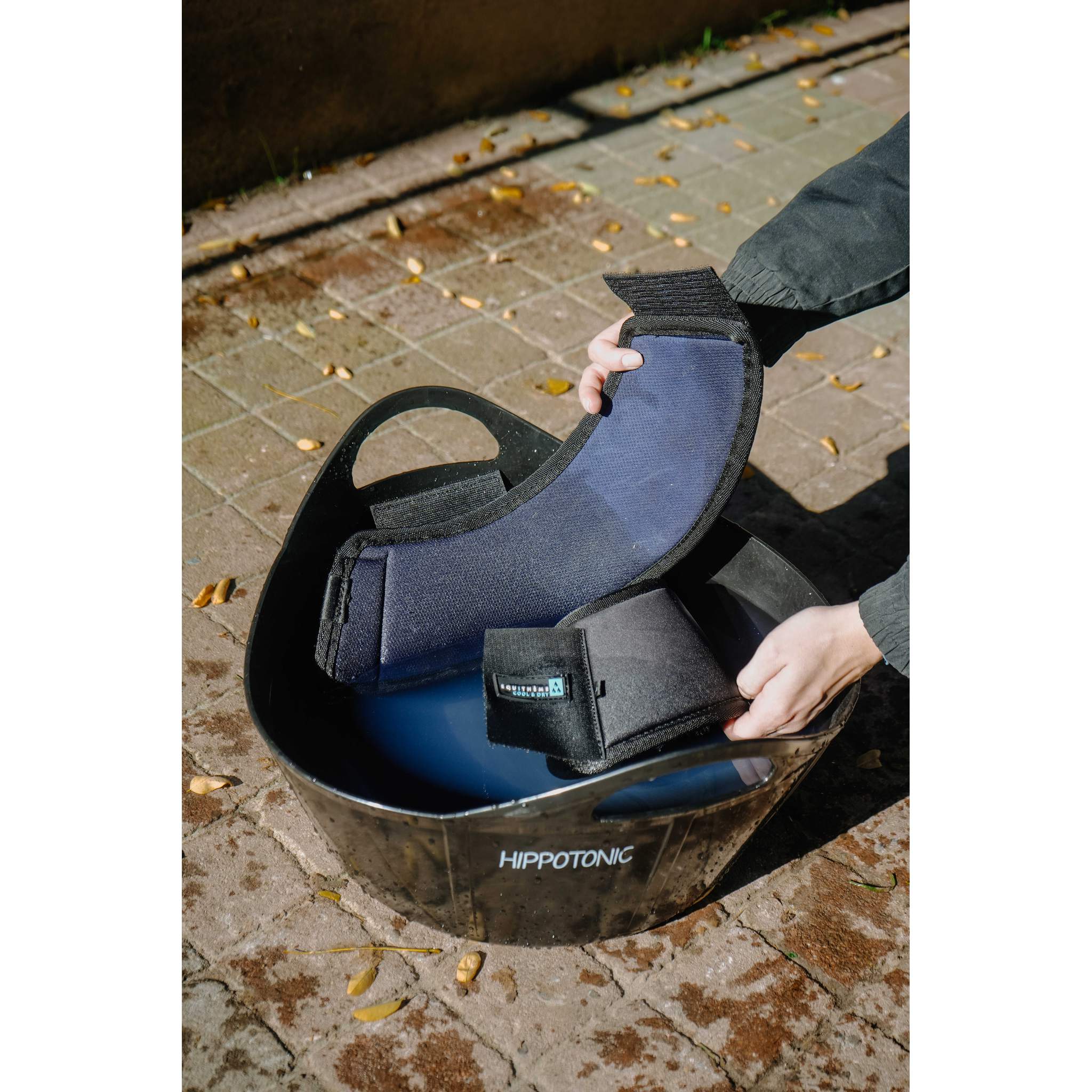 EQUITHÈME Cool&dry Refreshing Bell Boots - FRESH Black - 545000003_ambi_2
