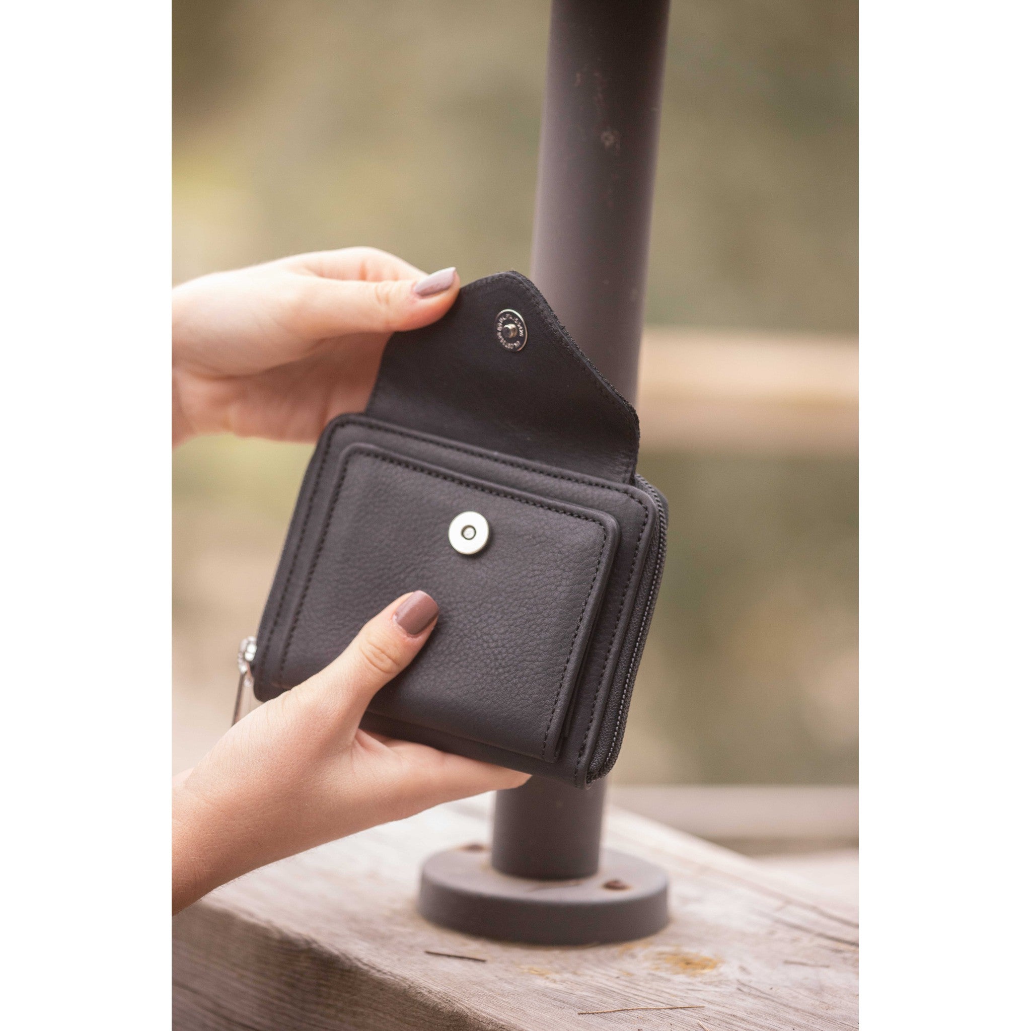 Penelope Clémence Leather Wallet Black - 936024002_ambi_9