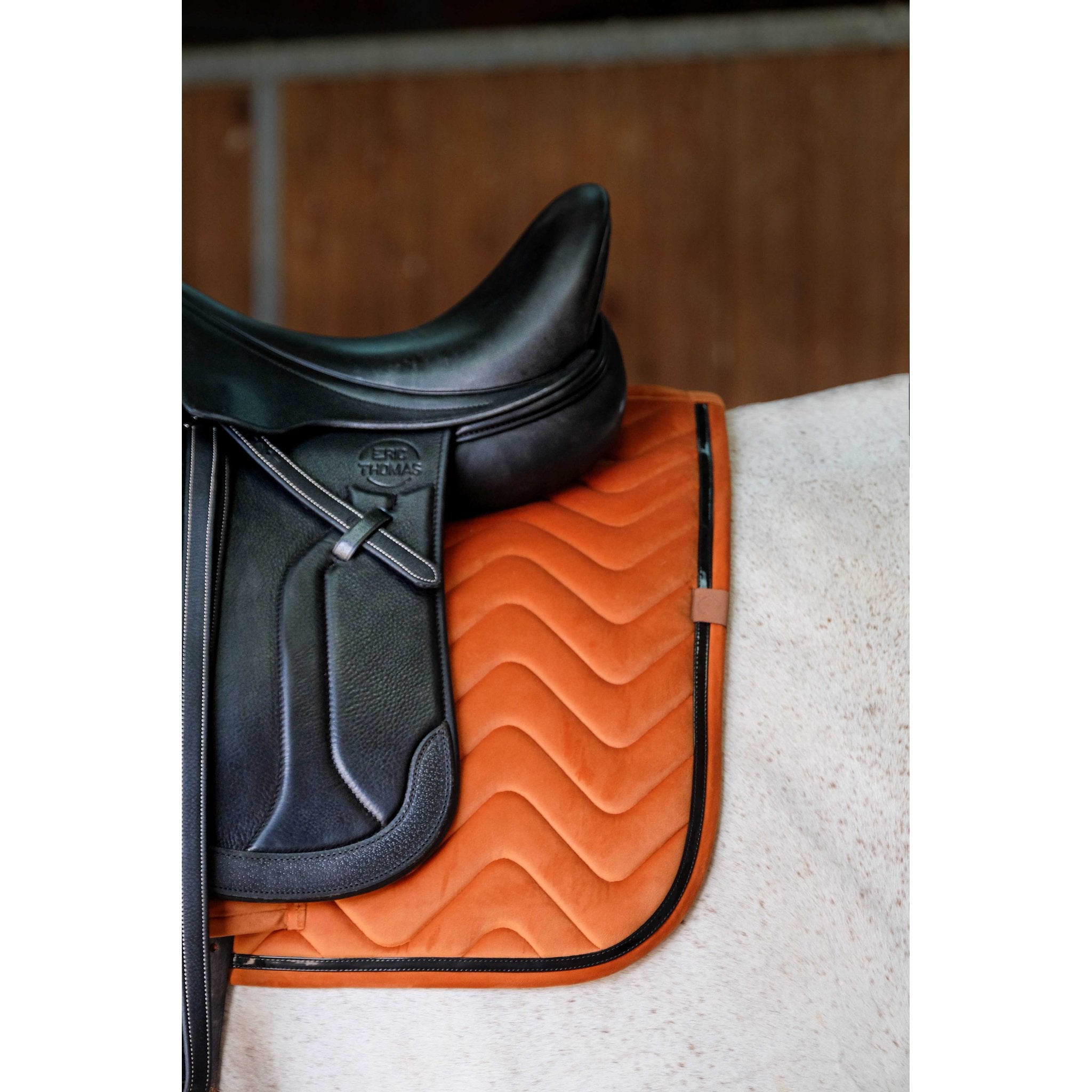 EQUITHÈME Glossy Dressage Saddle Pad Orange - 204765022_ambi_3