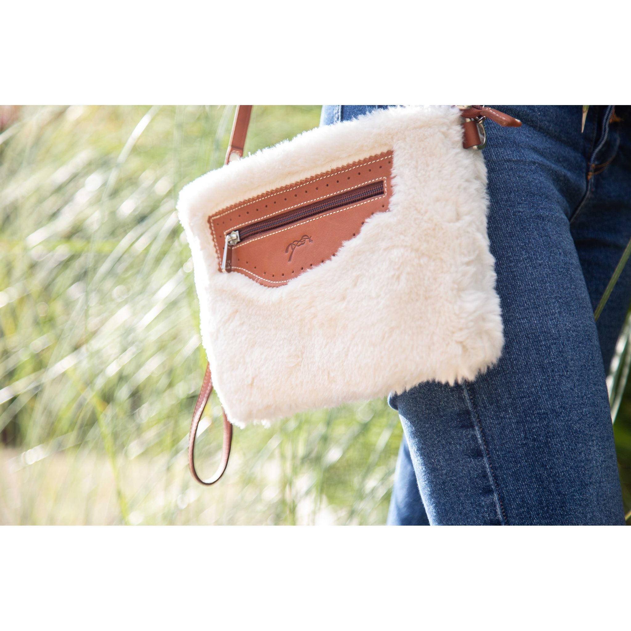 Penelope Emilie Pouch White - 936233005_ambi_7