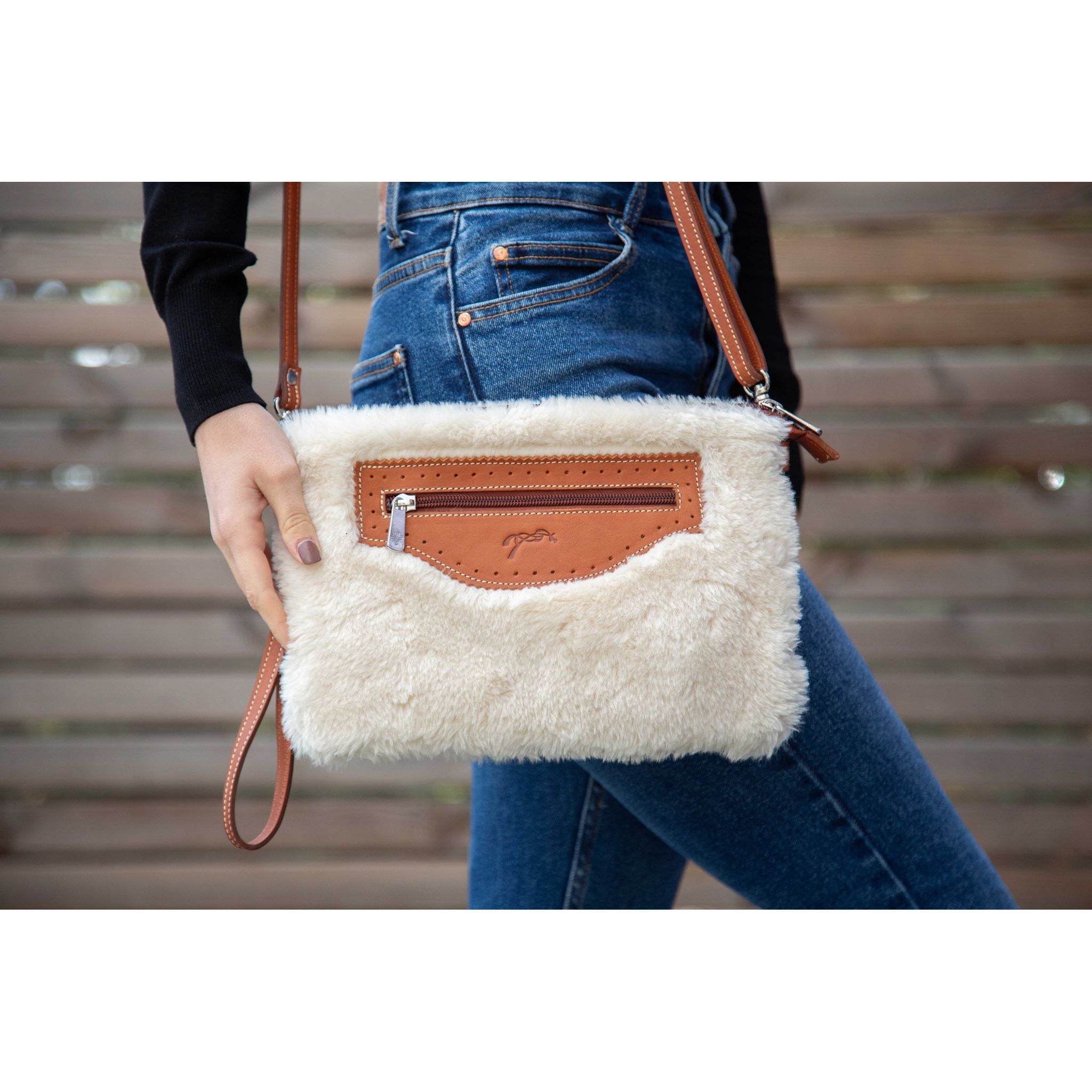Penelope Emilie Pouch White - 936233005_ambi_3
