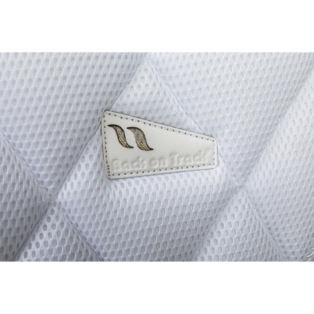 BACK ON TRACK Airflow Dressage Saddle Pad - White - b24127003_zoom_4