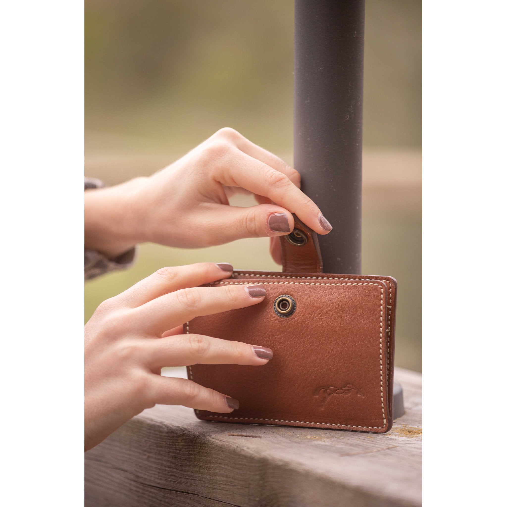 Cartoon Cognac Card Holder - 936023014_ambi_3