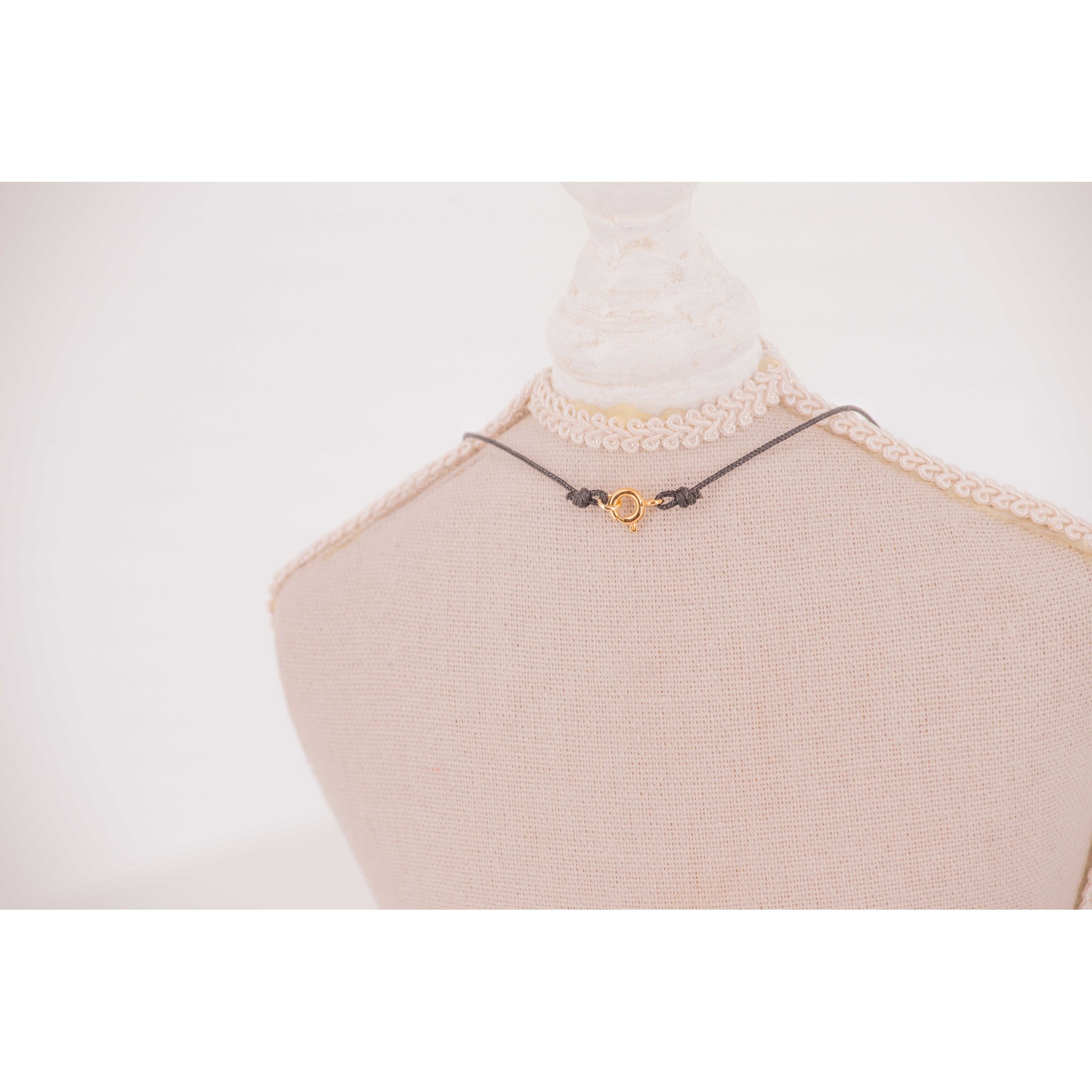 Penelope Large Equestrian Necklace Golden - 902929010_packshot_3