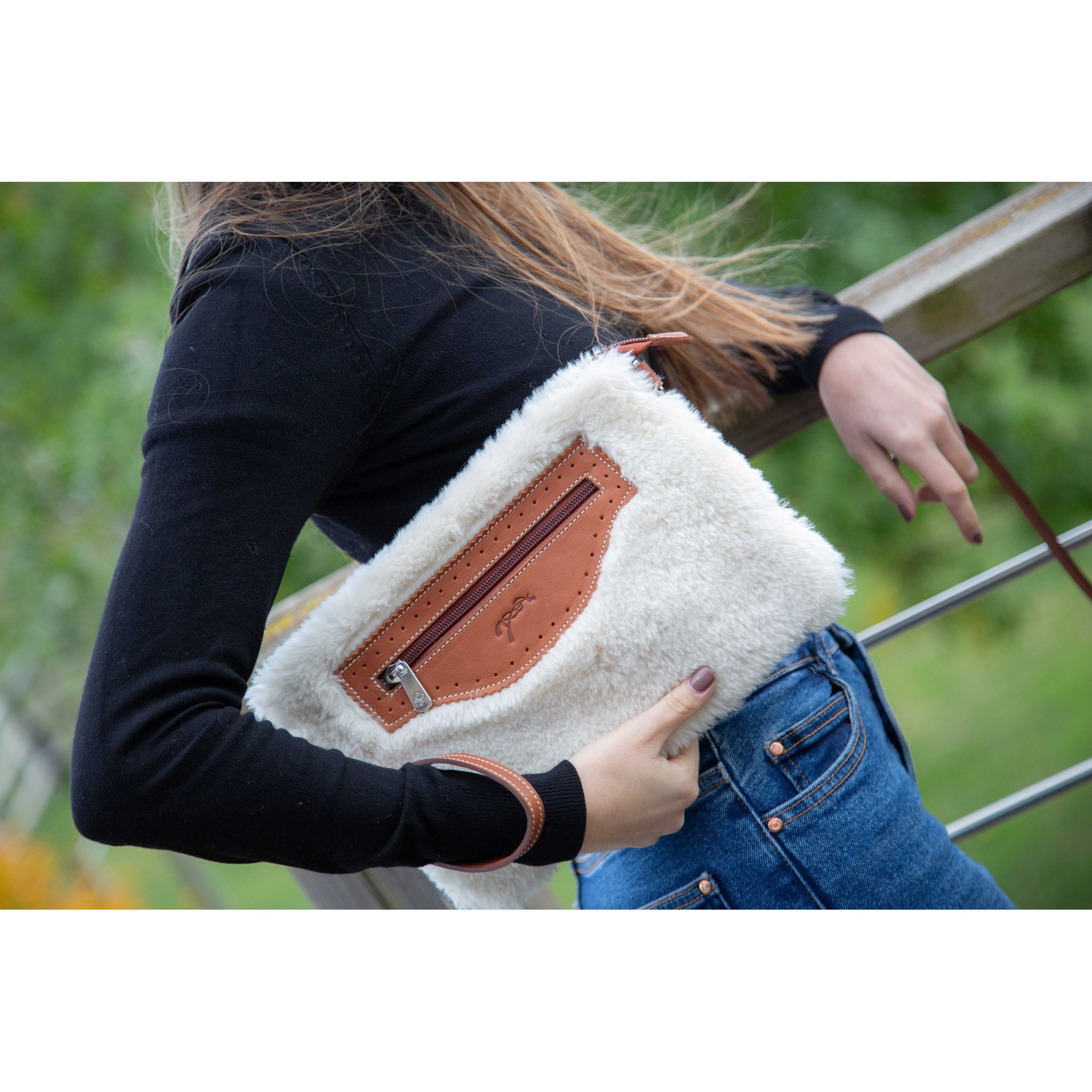 Penelope Emilie Pouch White - 936233005_ambi_5