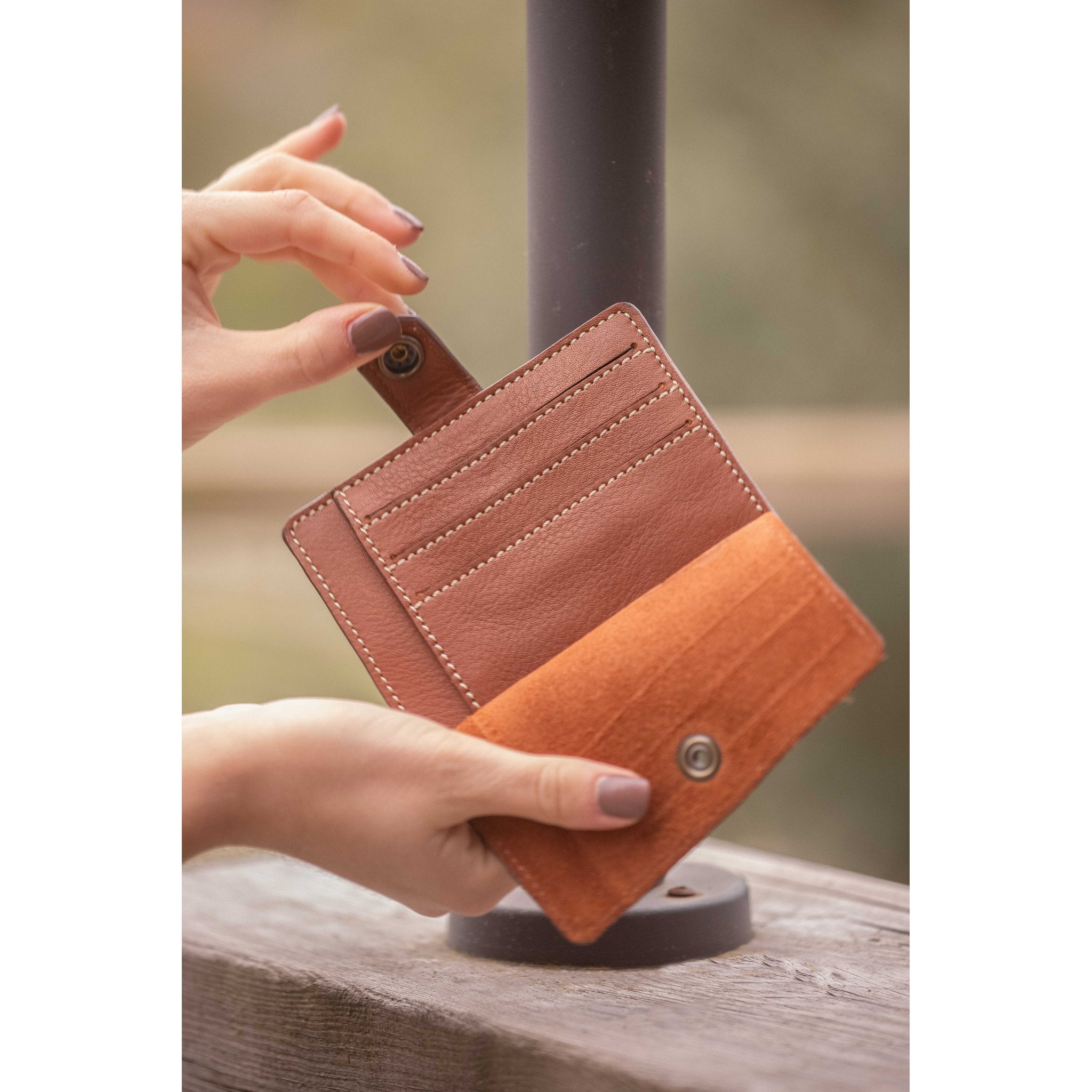 Cartoon Cognac Card Holder - 936023014_ambi_4