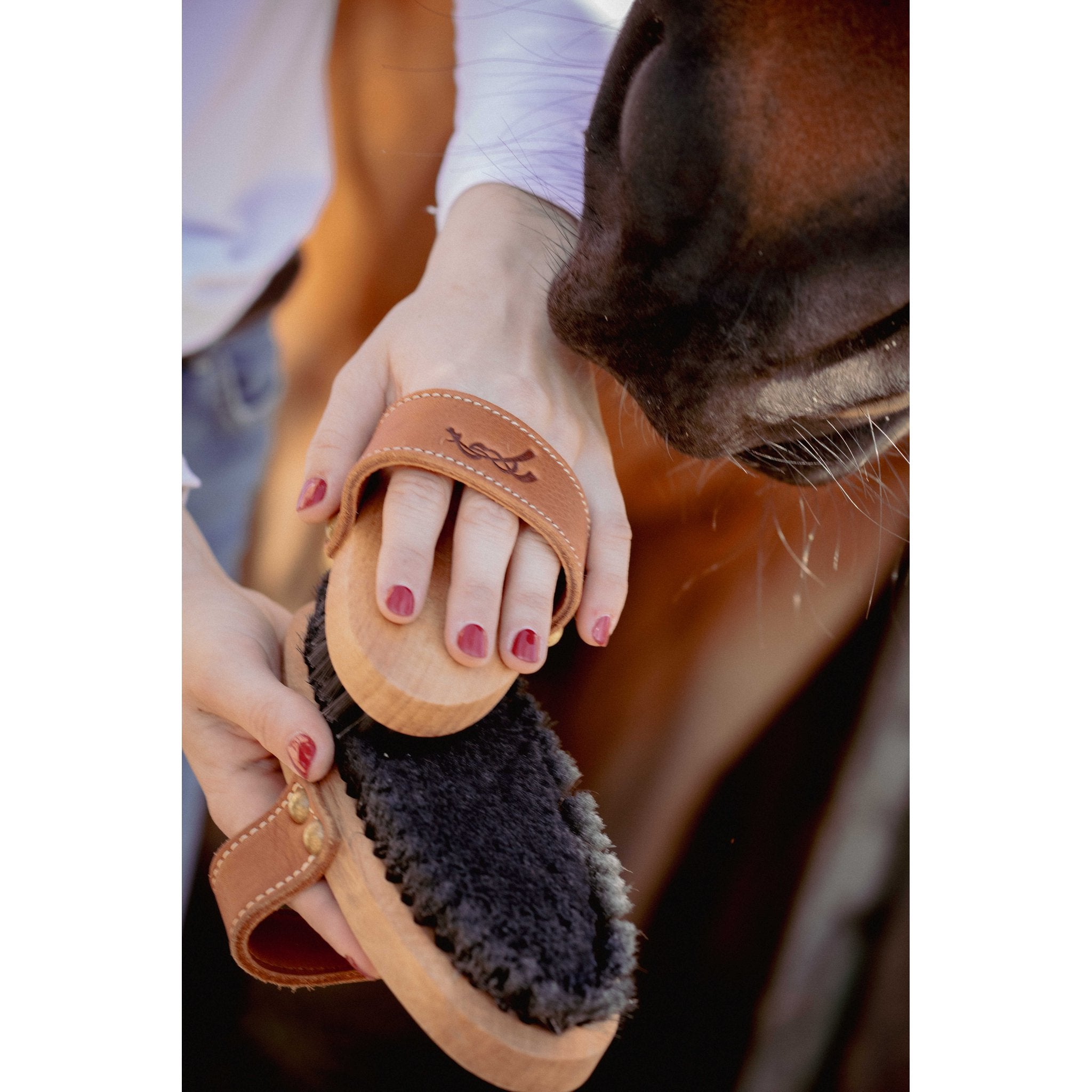 Penelope Extra Soft Brush Wood - 700715002_ambi_4
