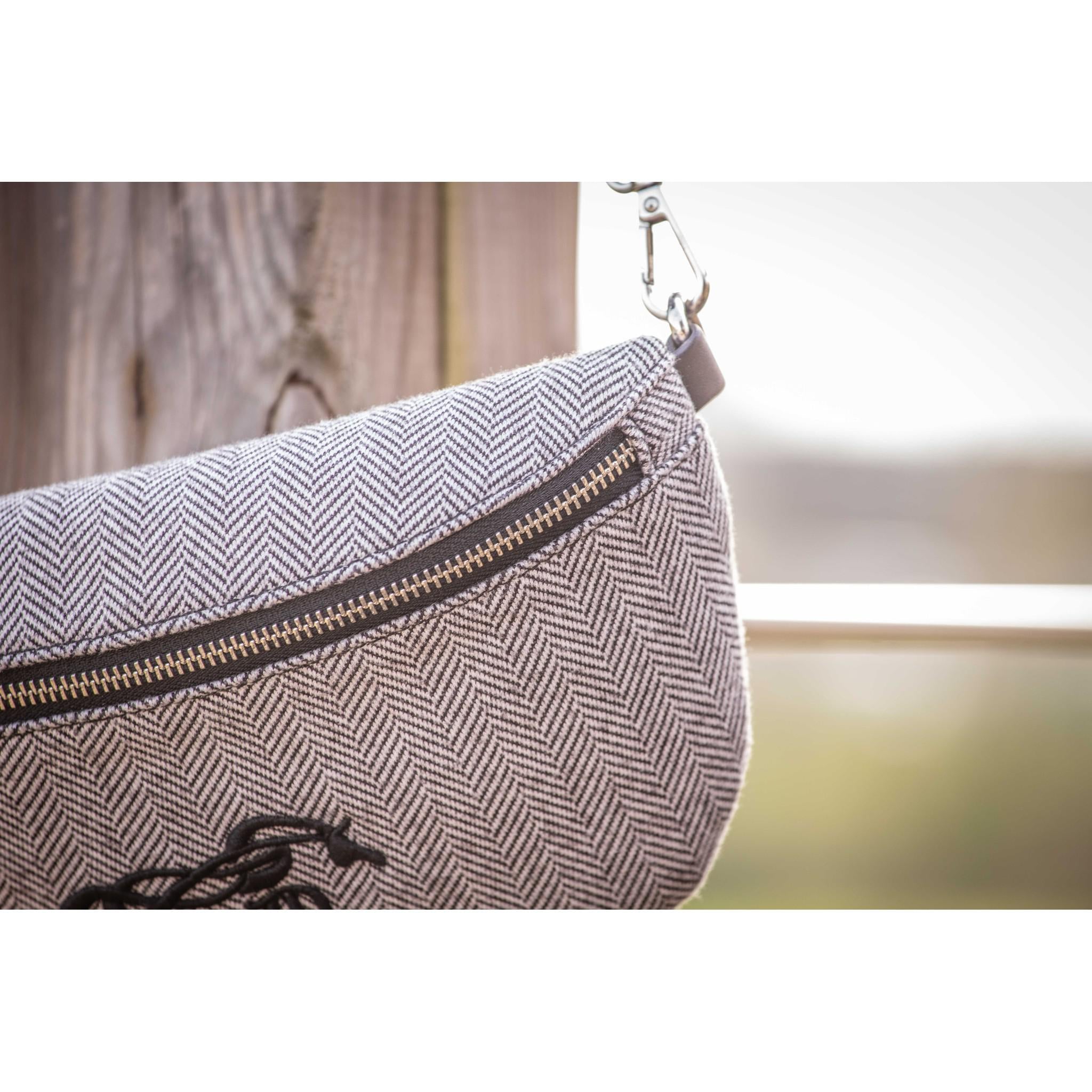 Pénélope Chevron Fanny Pack Grey 936219002