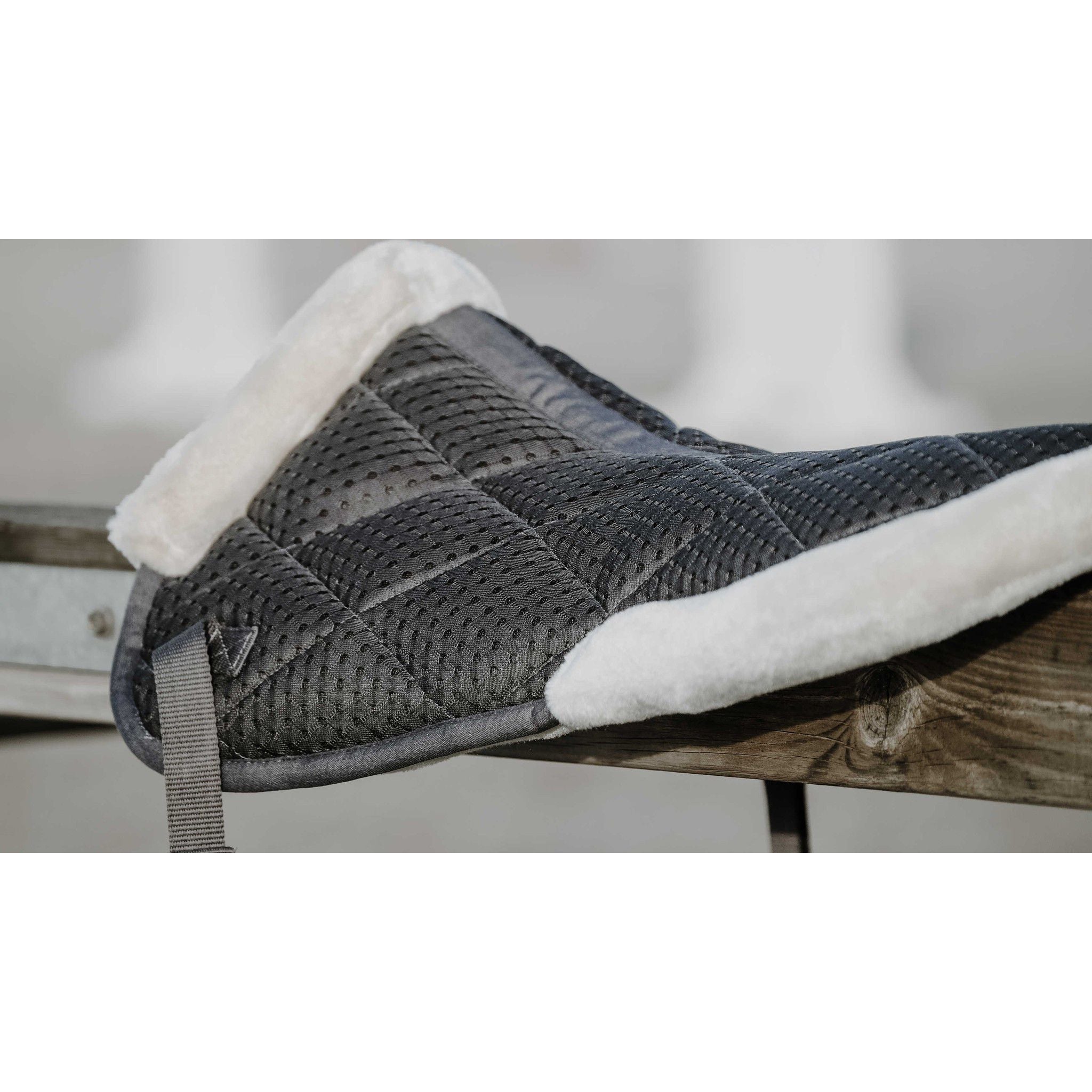 EQUITHÈME Pro air back Pad Grey 206070011